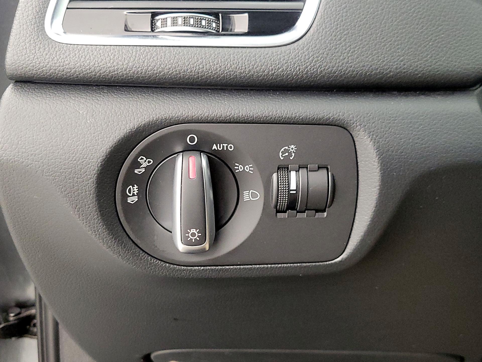 Thumbnail: 2018 Audi Q3 - 13