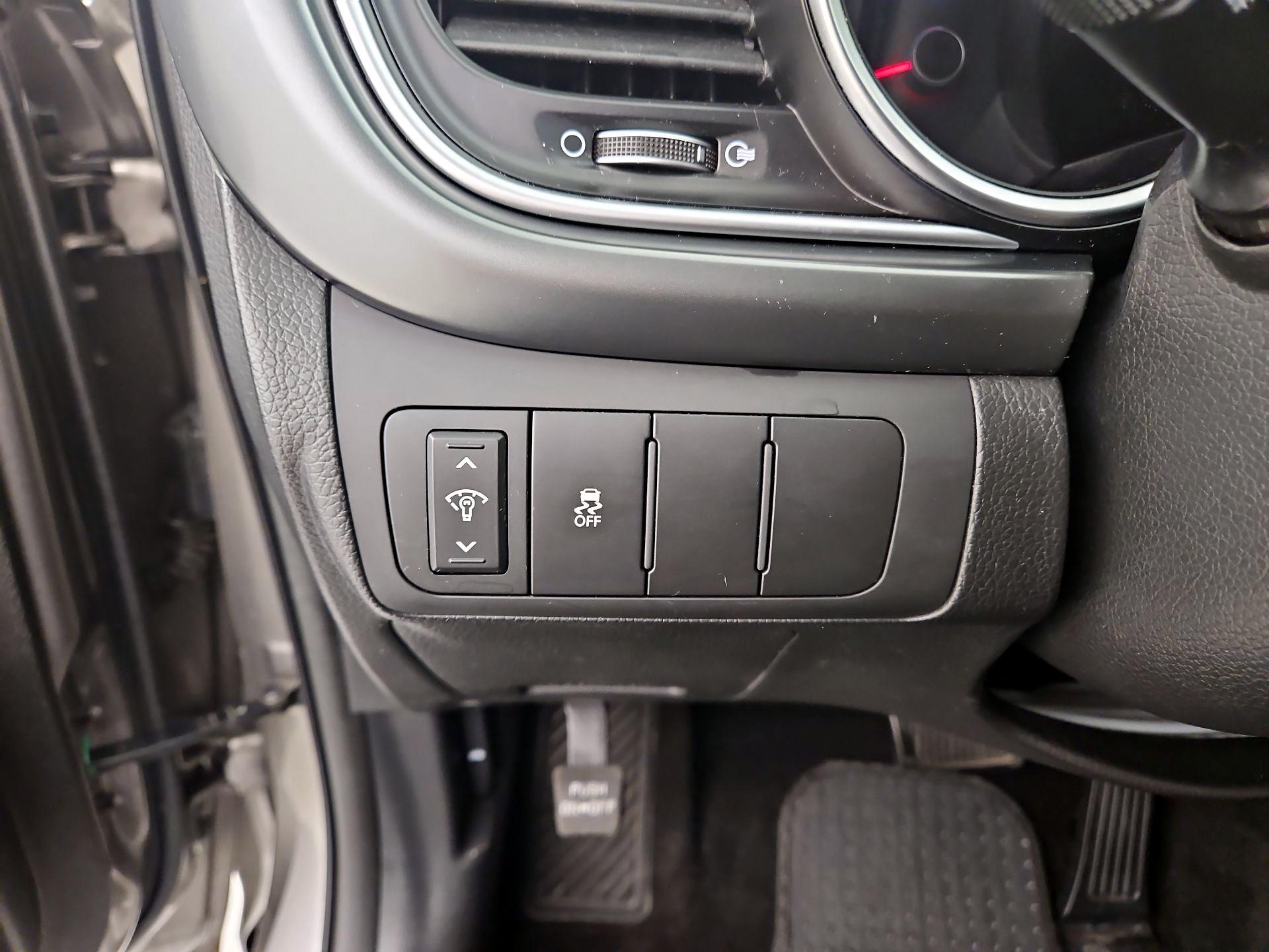 Thumbnail: 2015 Kia Optima - 13