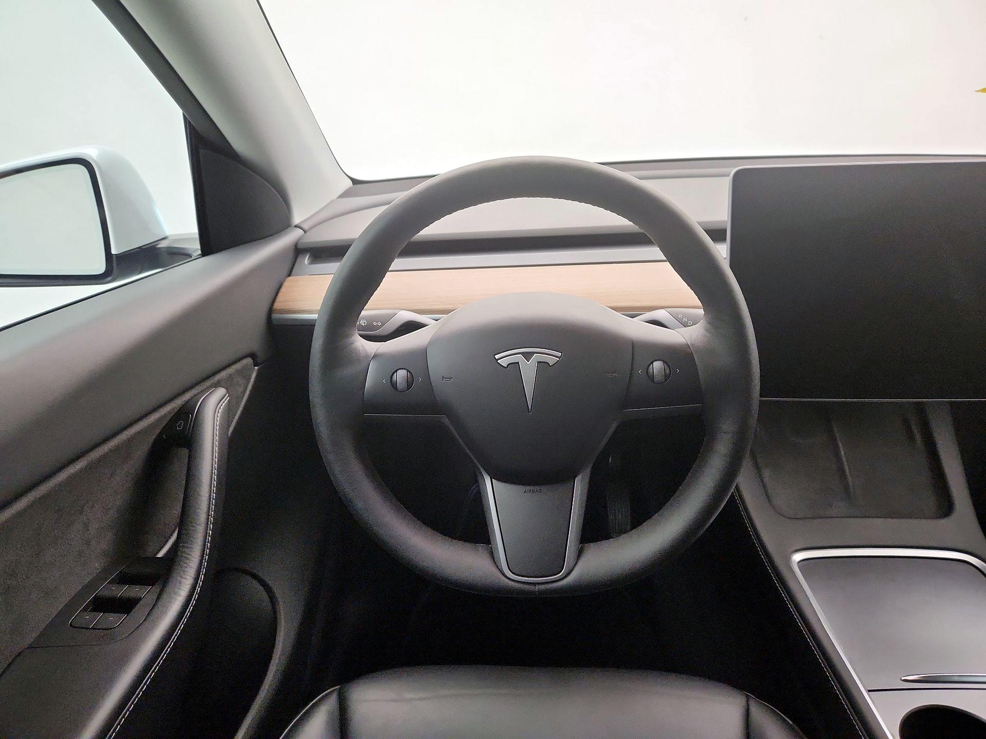 Thumbnail: 2022 Tesla Model Y - 10