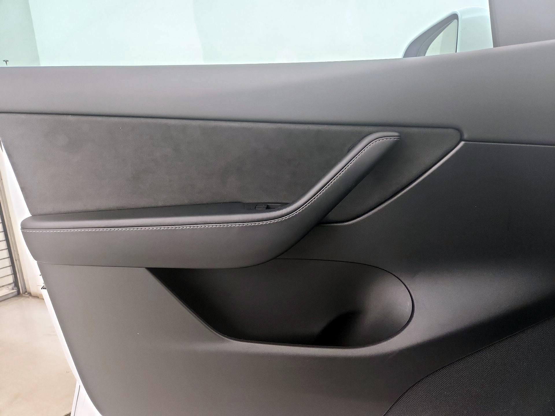 Thumbnail: 2022 Tesla Model Y - 12