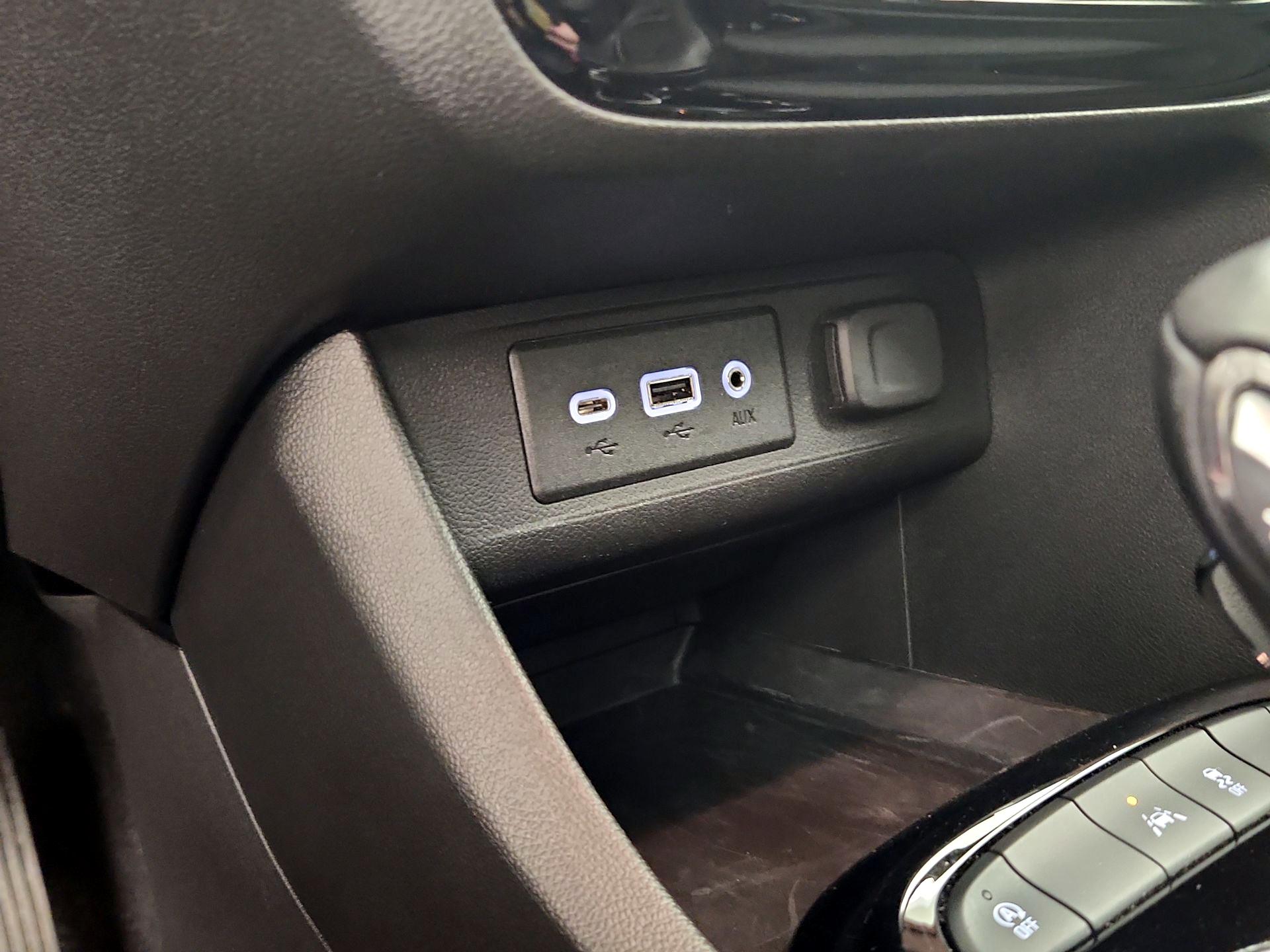 Thumbnail: 2021 Buick Encore GX - 18