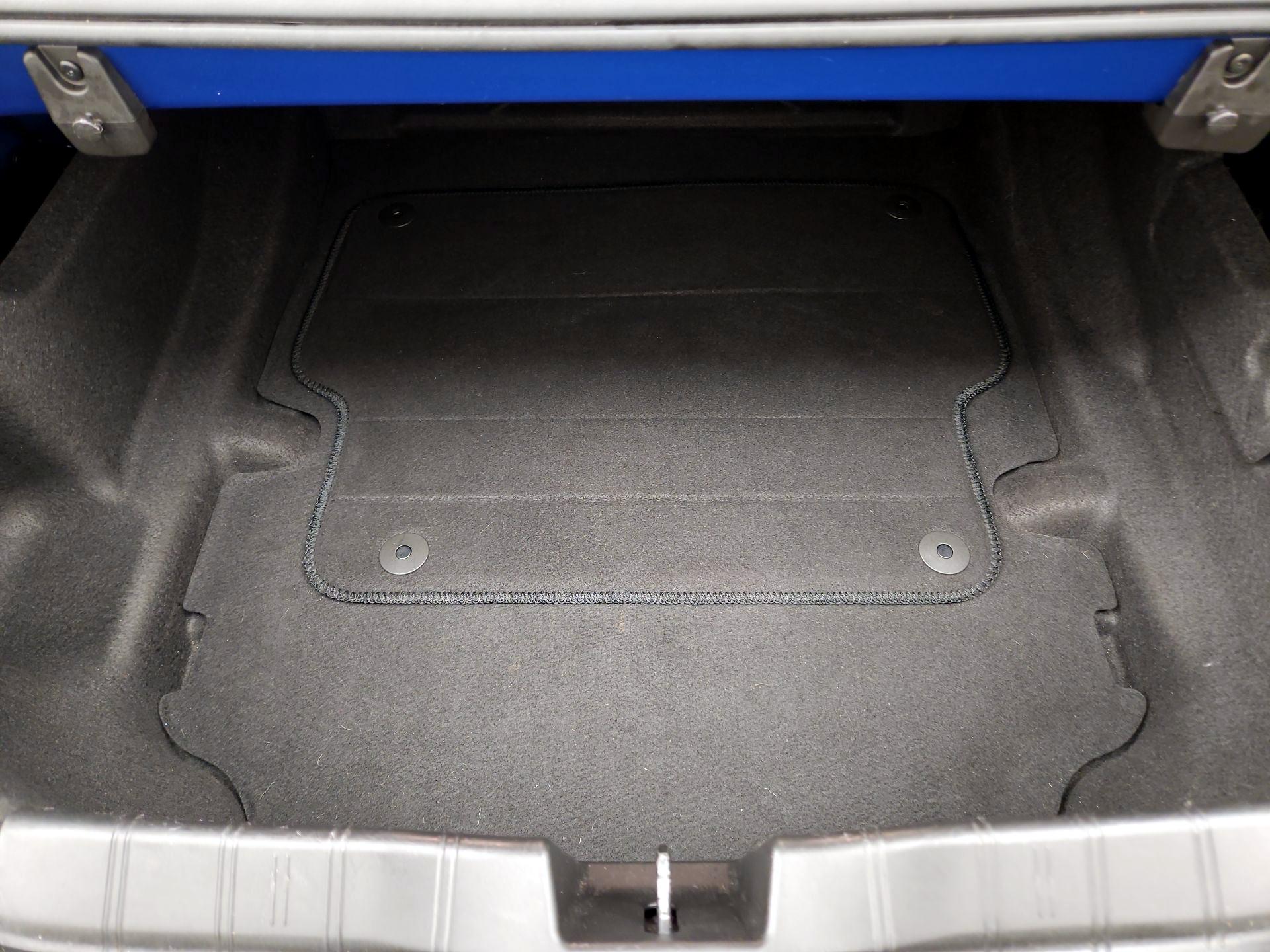 Thumbnail: 2019 Chevrolet Camaro - 19