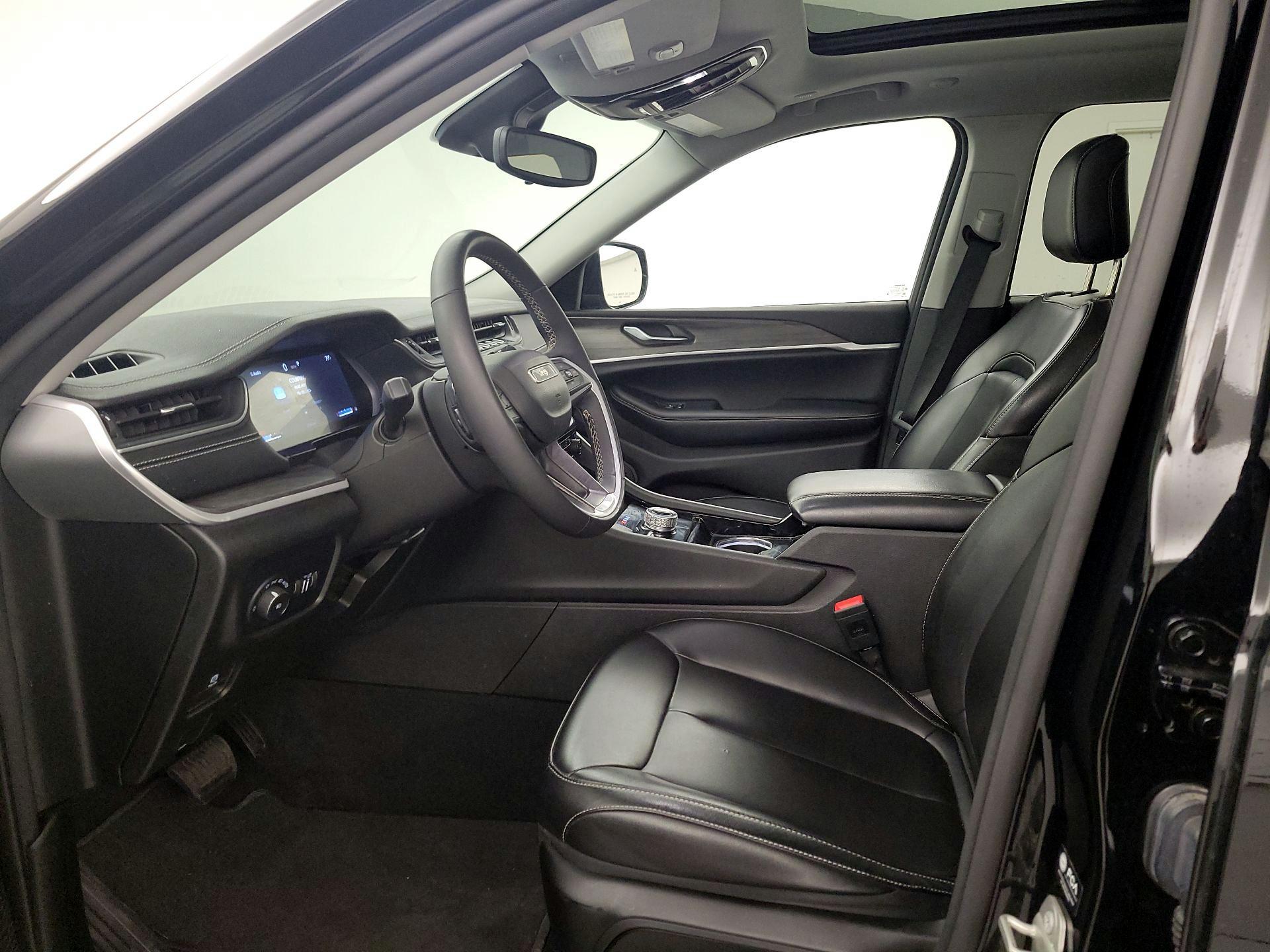 Thumbnail: 2023 Jeep Grand Cherokee - 11