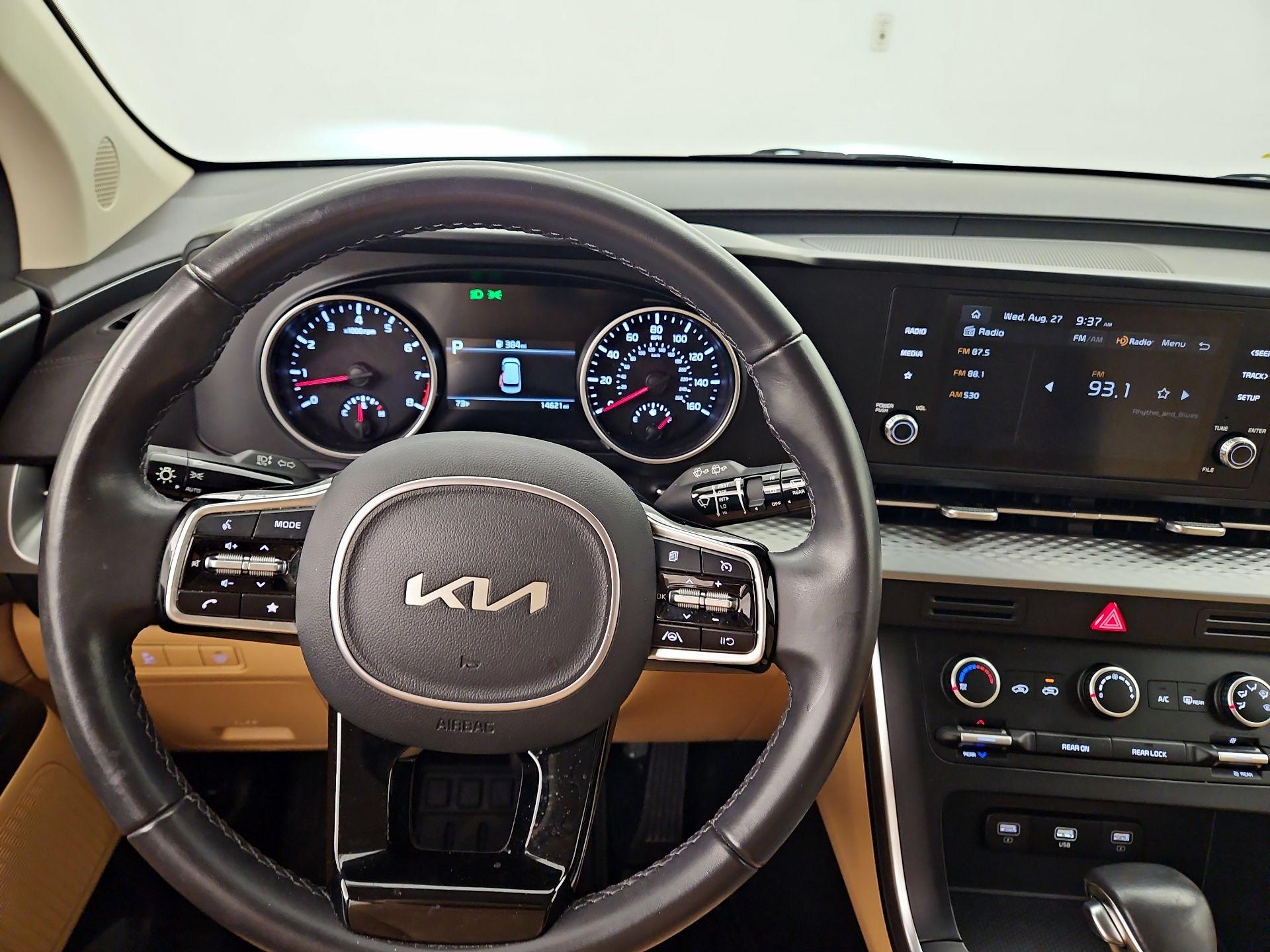 Thumbnail: 2023 Kia Carnival - 10