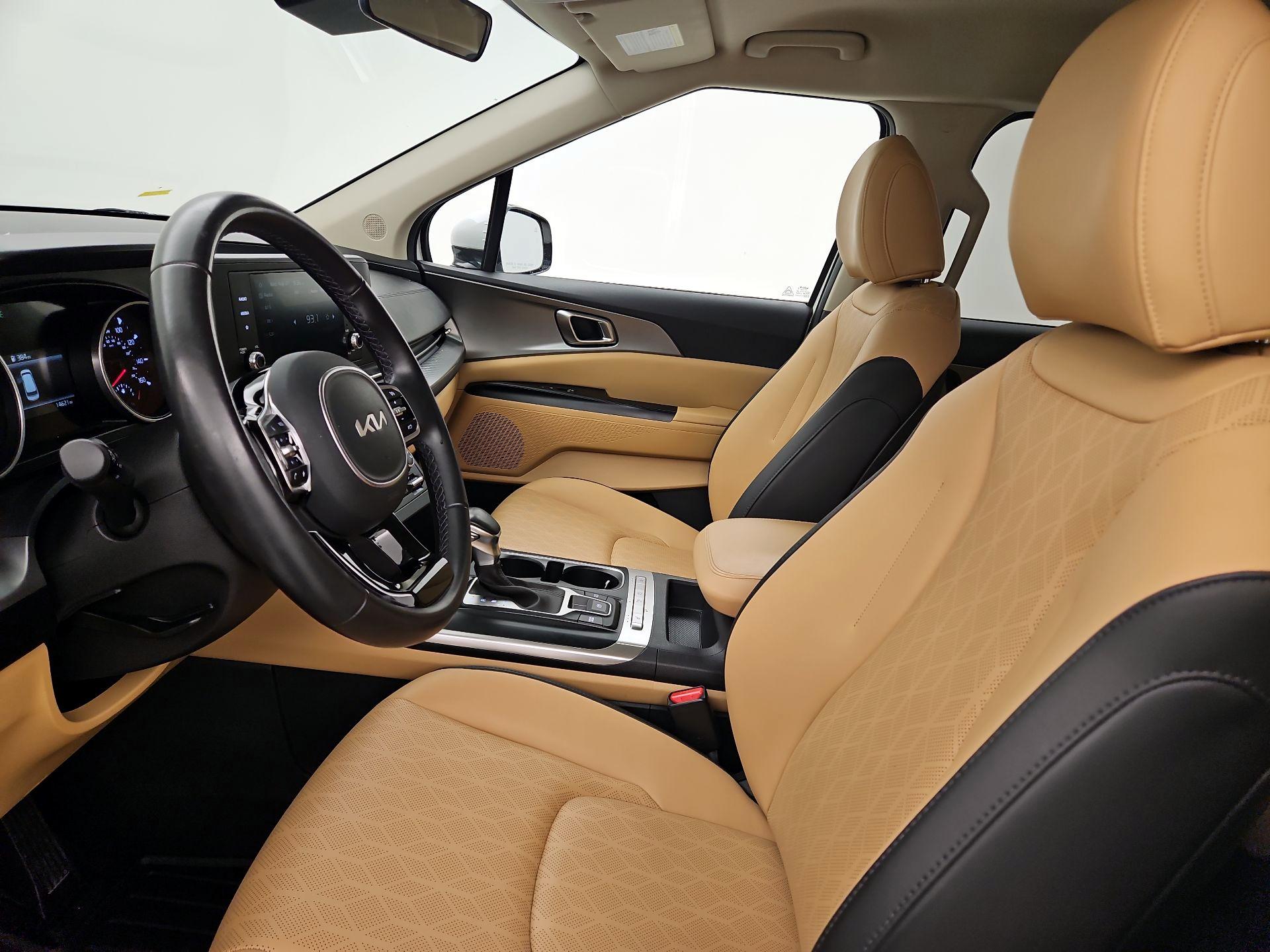 Thumbnail: 2023 Kia Carnival - 11