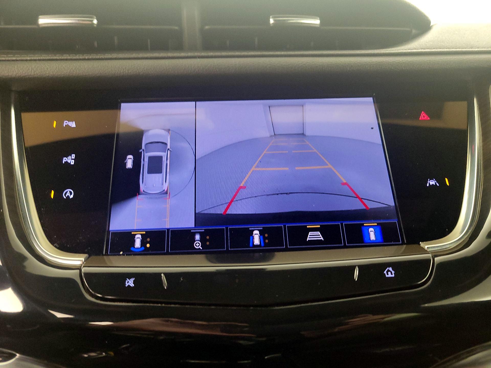 Thumbnail: 2022 Cadillac XT6 - 15