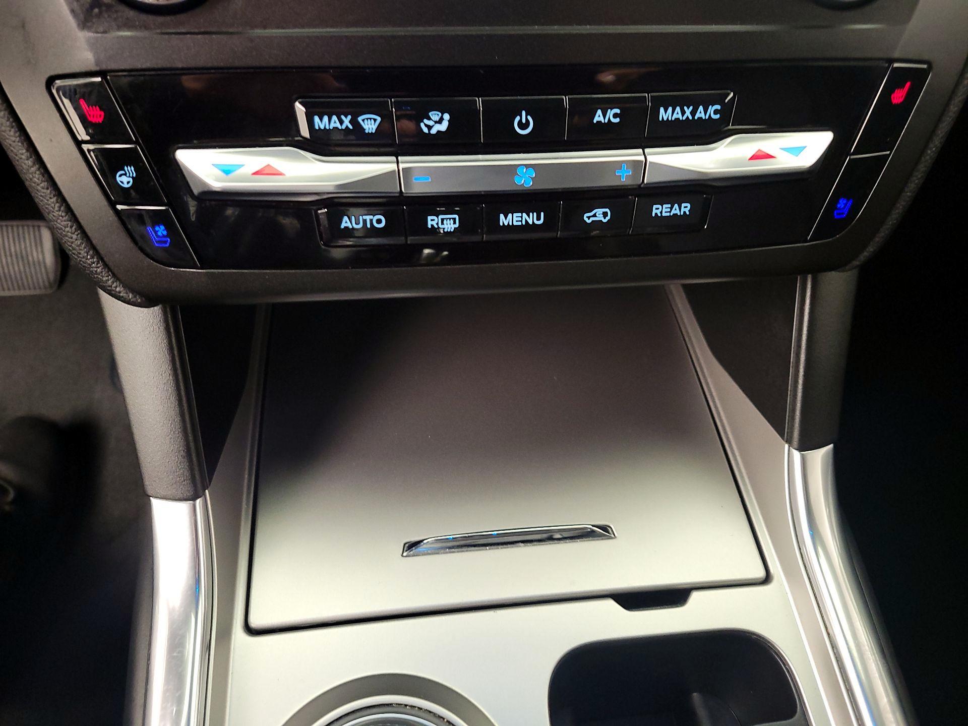 Thumbnail: 2020 Ford Explorer - 17