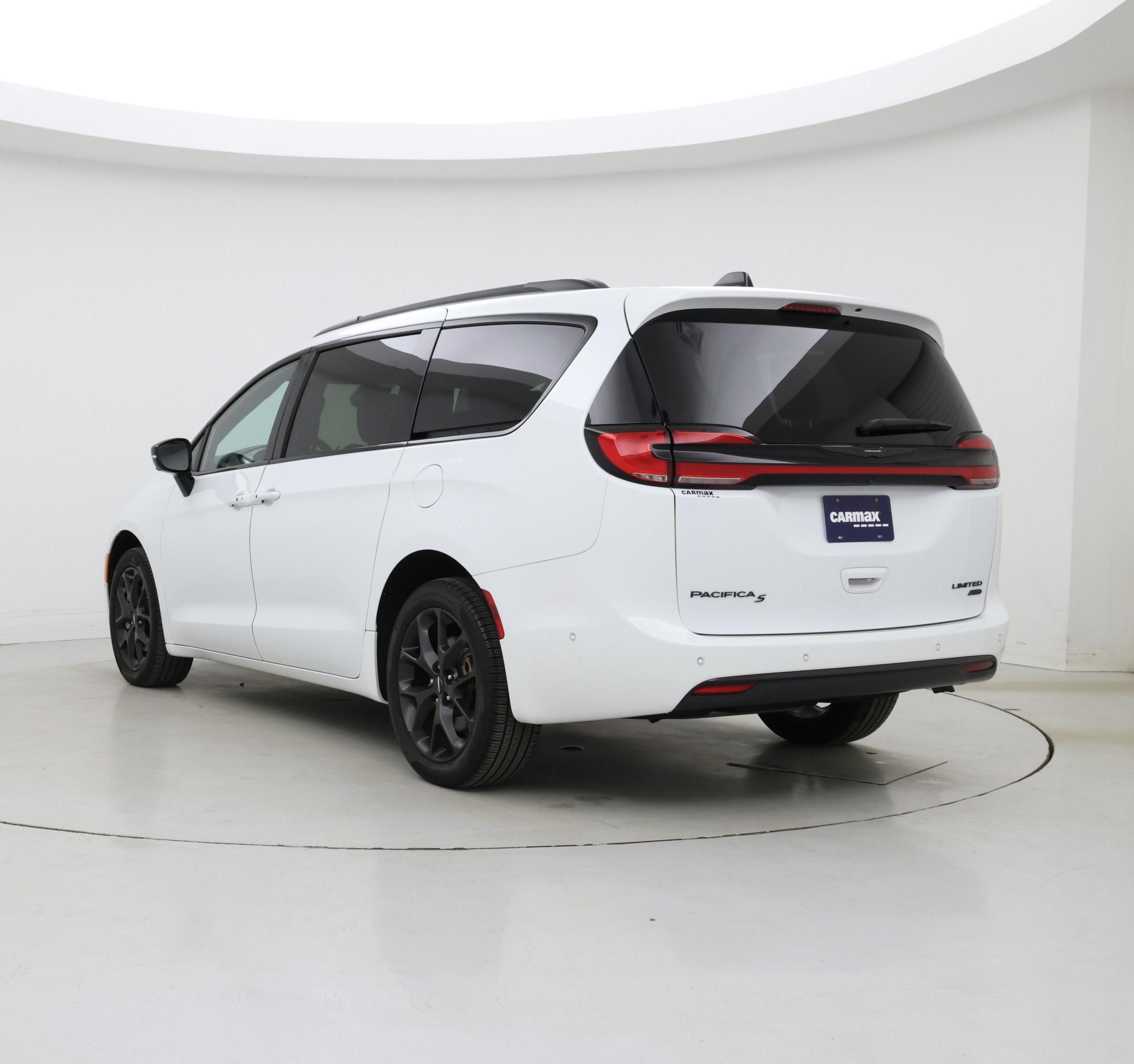 Thumbnail: 2023 Chrysler Pacifica - 2