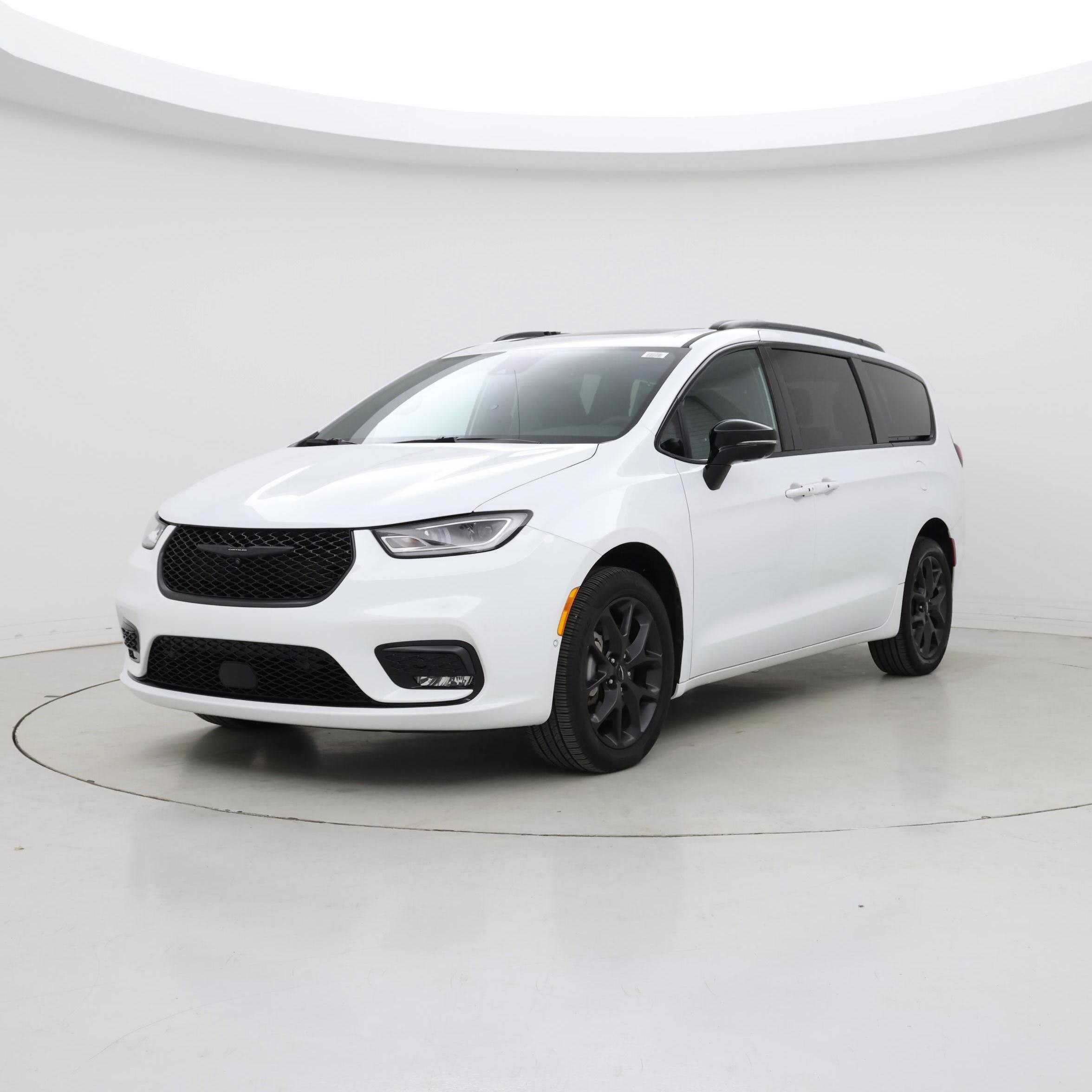 Thumbnail: 2023 Chrysler Pacifica - 4
