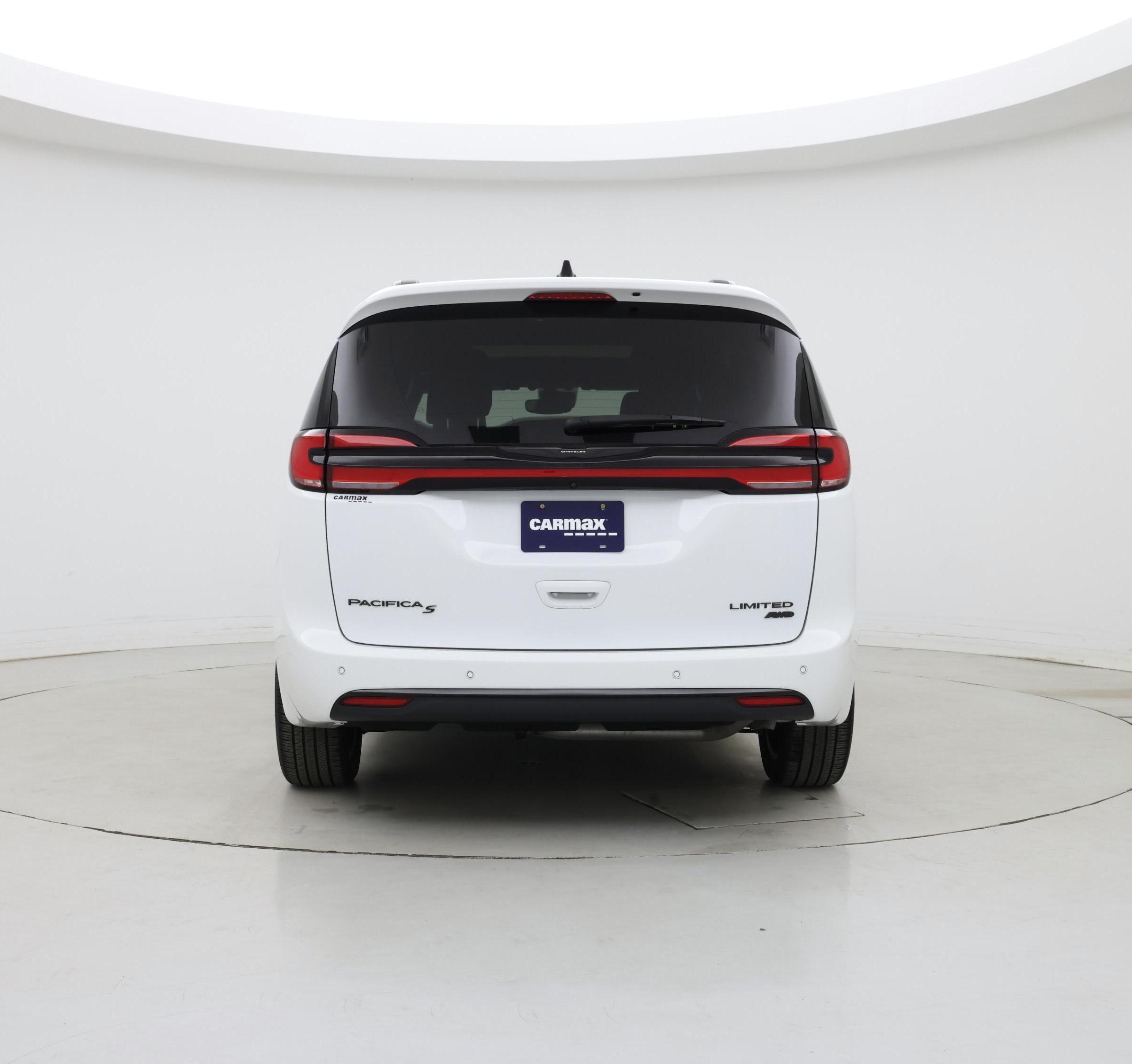 Thumbnail: 2023 Chrysler Pacifica - 6