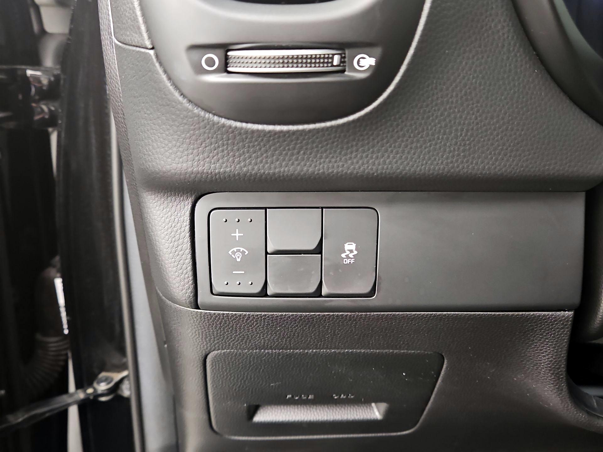 Thumbnail: 2017 Kia Soul - 13