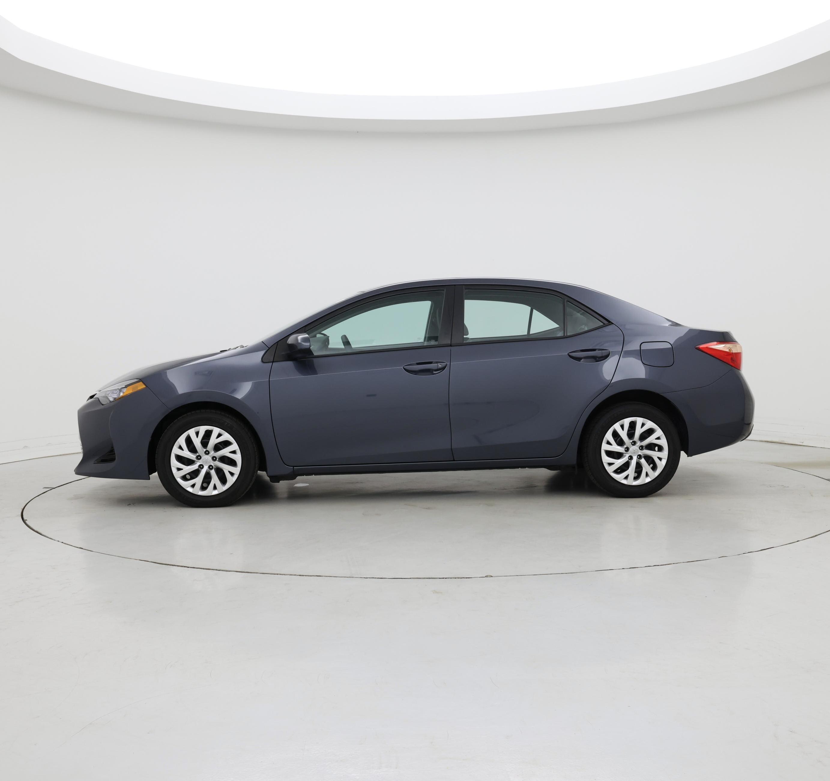 Thumbnail: 2017 Toyota Corolla - 3