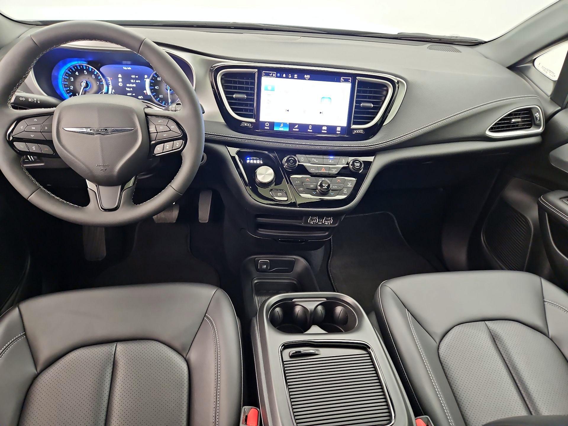 Thumbnail: 2023 Chrysler Pacifica - 9
