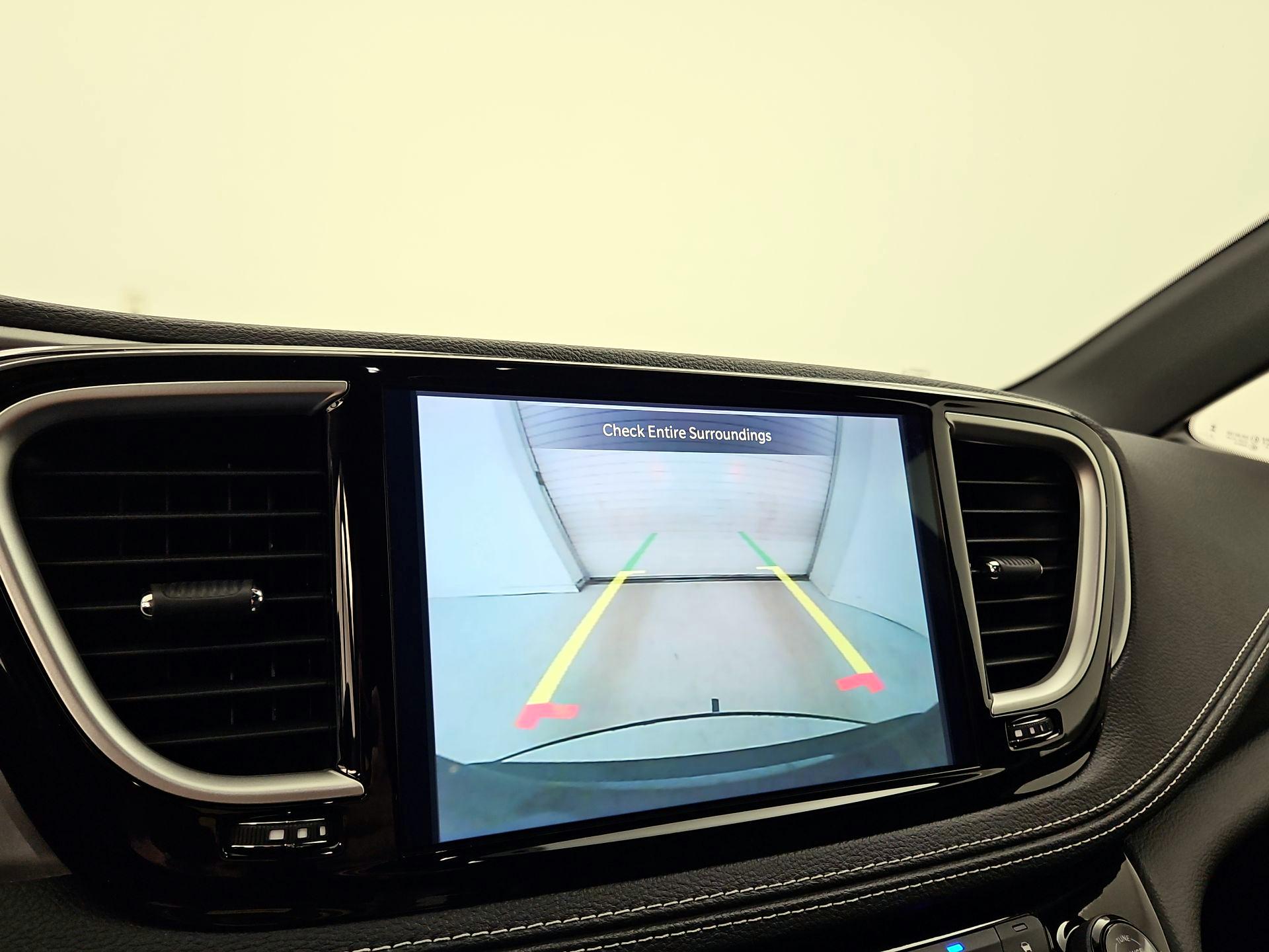 Thumbnail: 2023 Chrysler Pacifica - 14