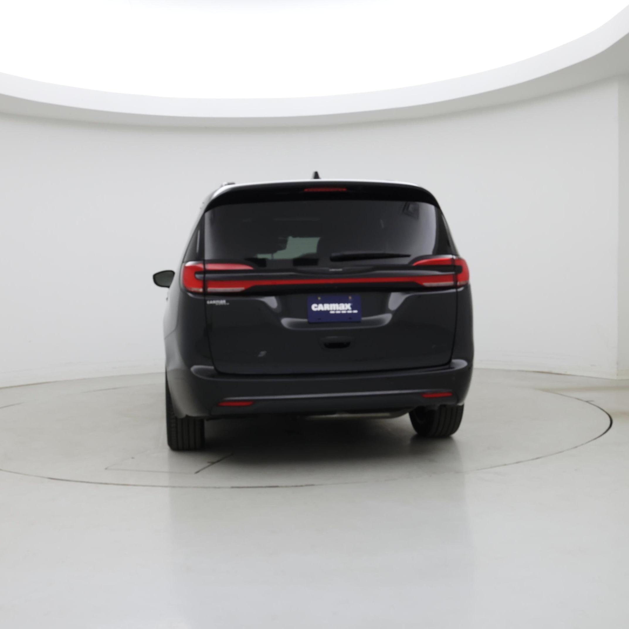 Thumbnail: 2023 Chrysler Pacifica - 6