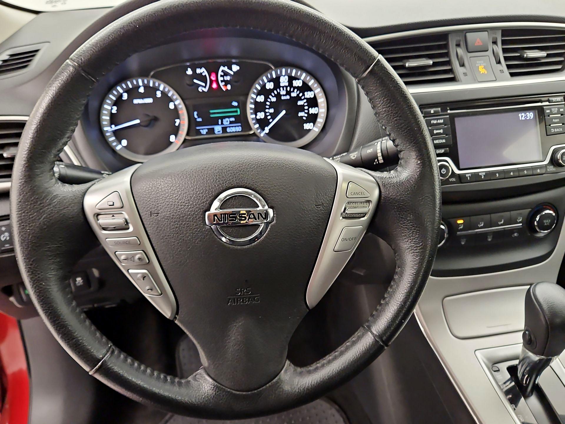 Thumbnail: 2015 Nissan Sentra - 10