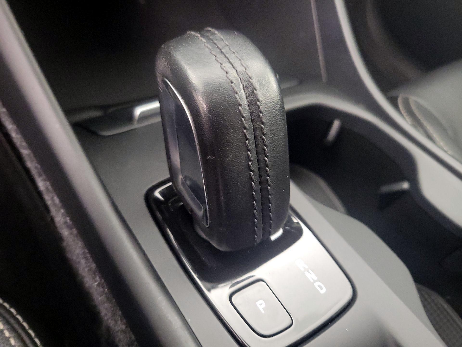 Thumbnail: 2019 Volvo XC40 - 18