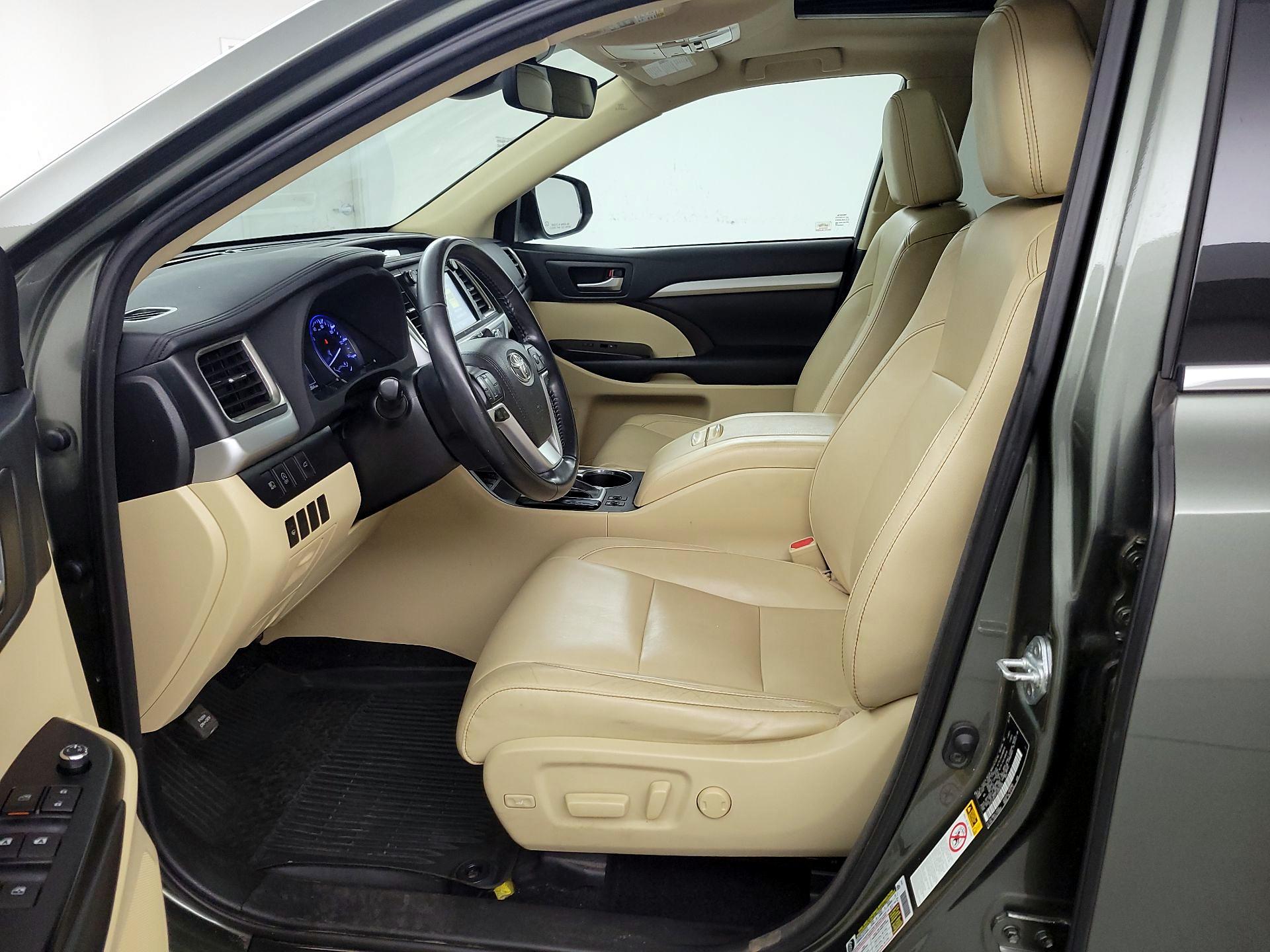 Thumbnail: 2018 Toyota Highlander - 11
