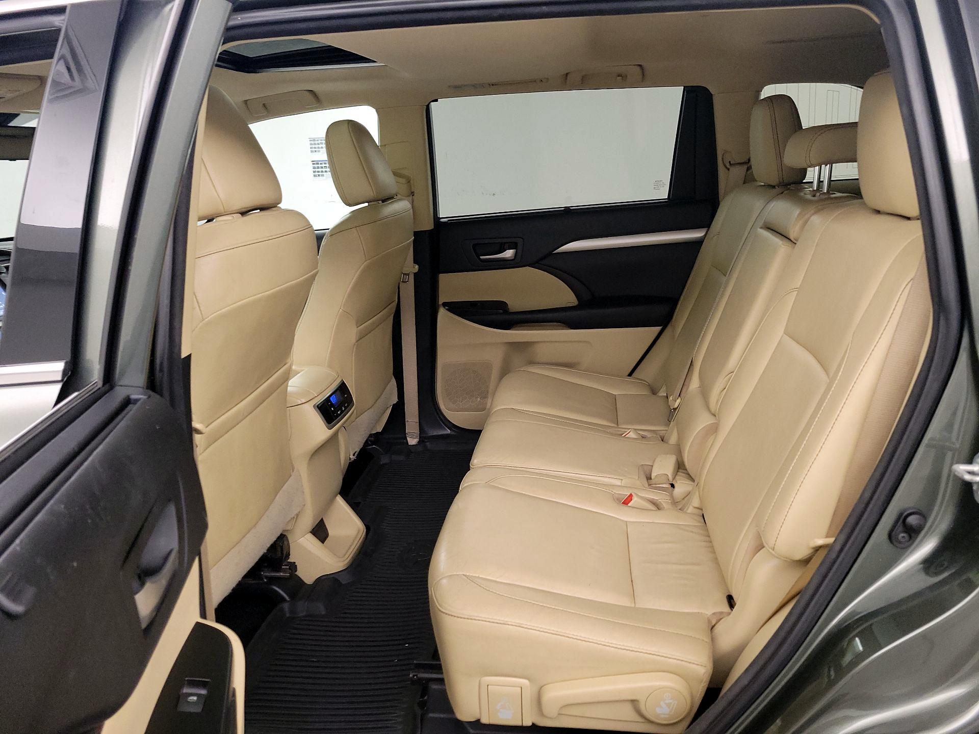 Thumbnail: 2018 Toyota Highlander - 20