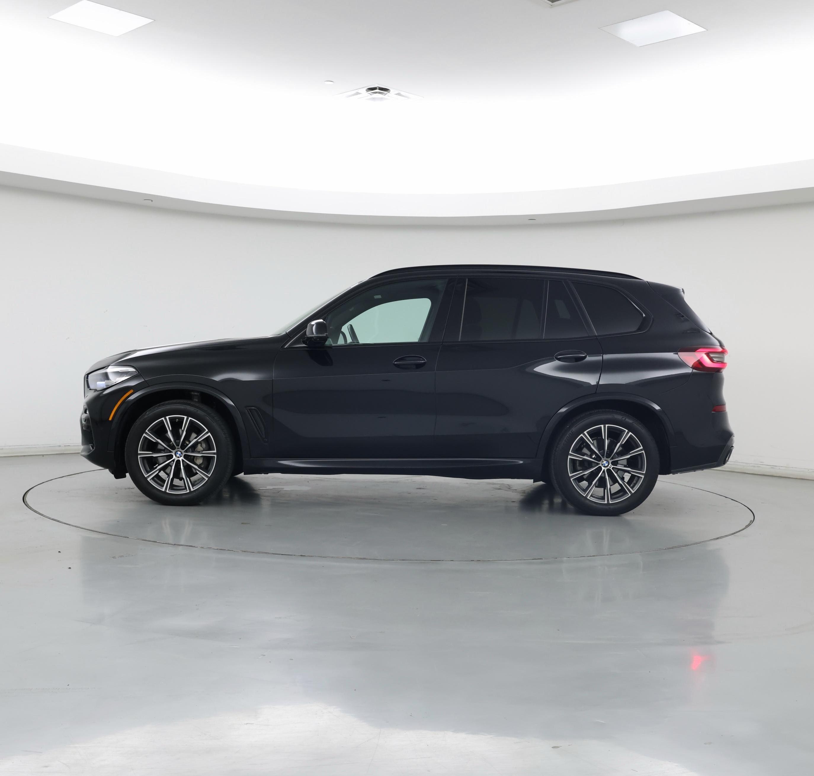 Thumbnail: 2021 BMW X5 - 3