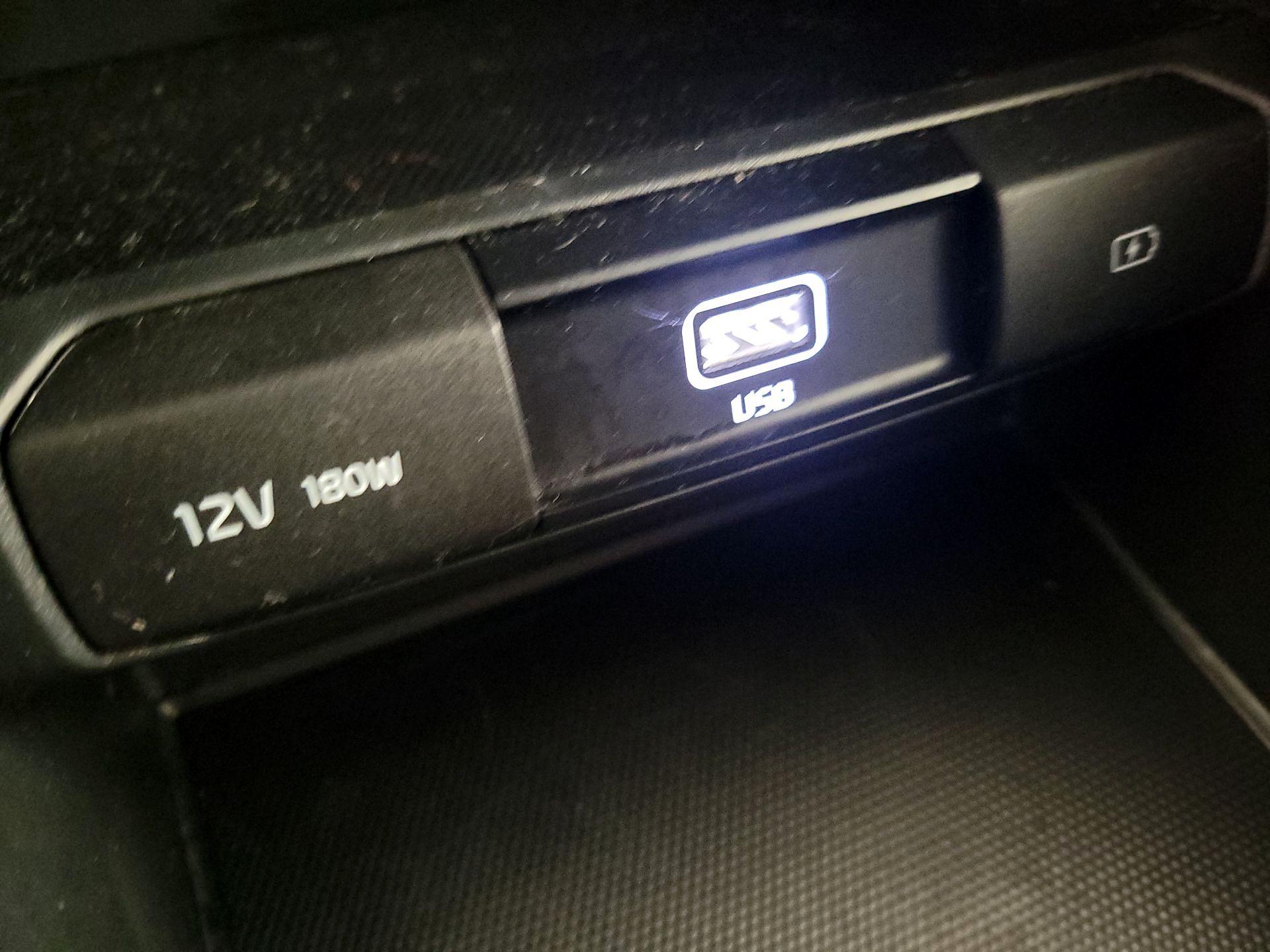 Thumbnail: 2021 Kia Telluride - 18