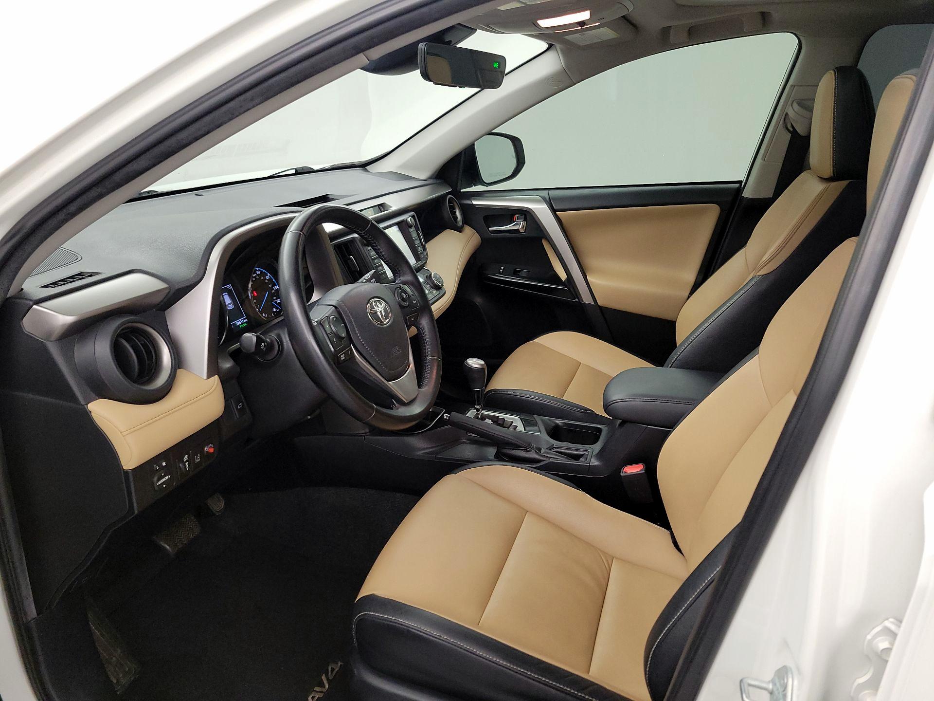Thumbnail: 2016 Toyota RAV4 - 11