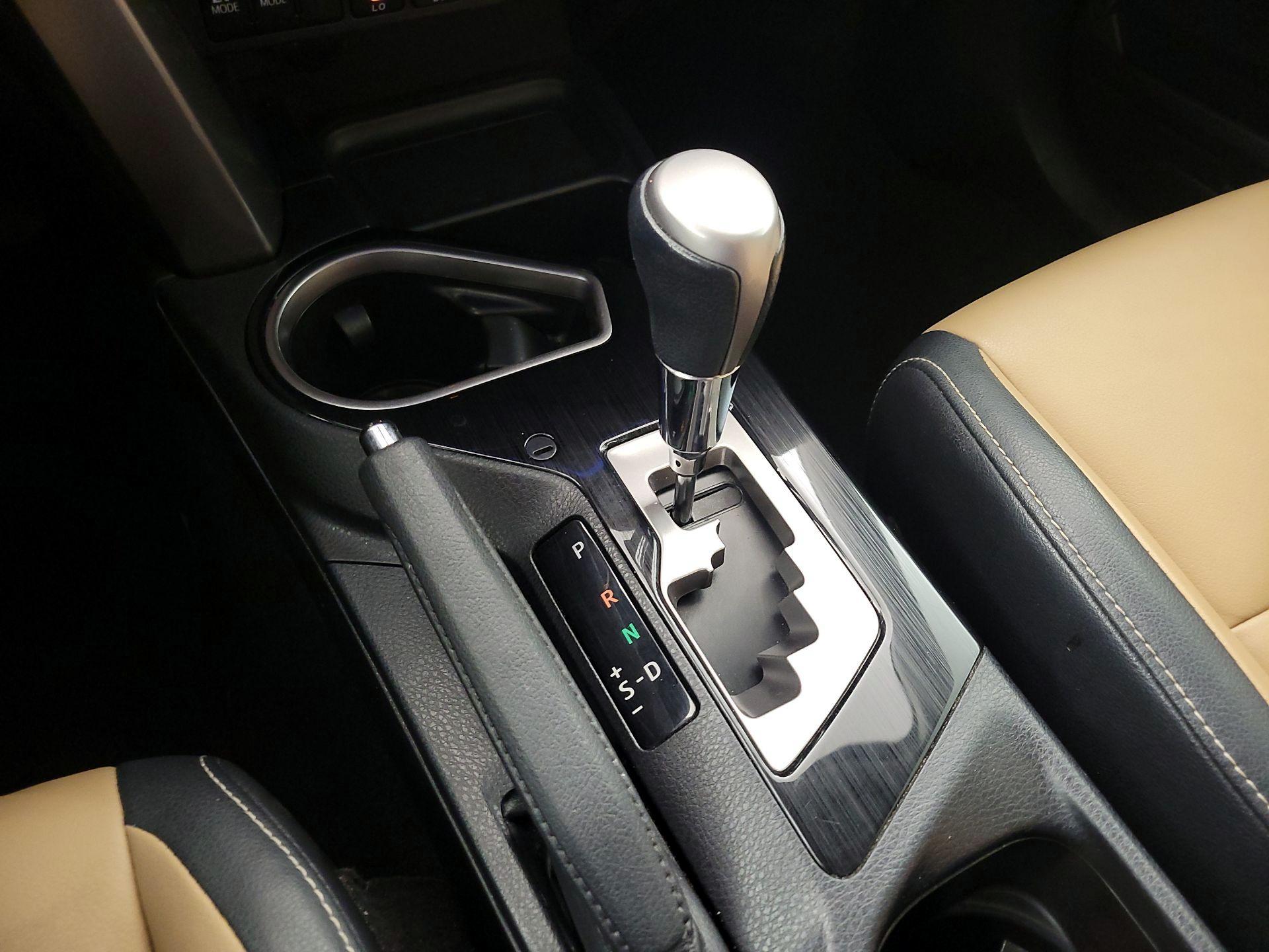 Thumbnail: 2016 Toyota RAV4 - 17