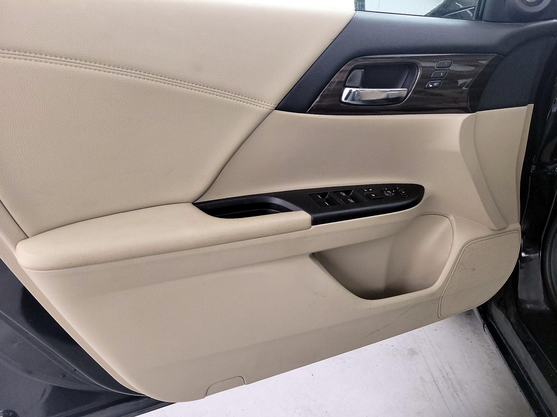 Thumbnail: 2016 Honda Accord - 12