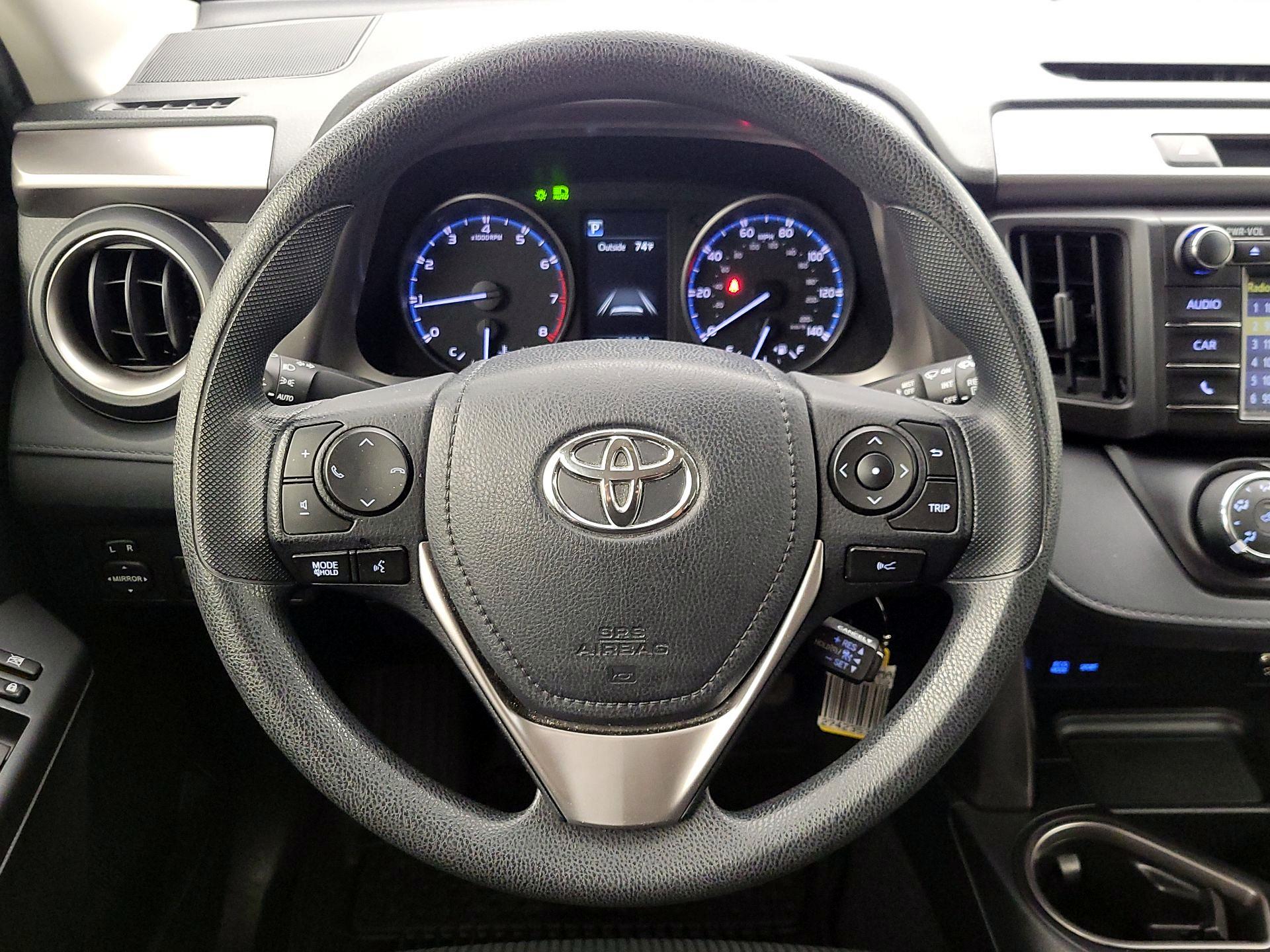 Thumbnail: 2018 Toyota RAV4 - 10
