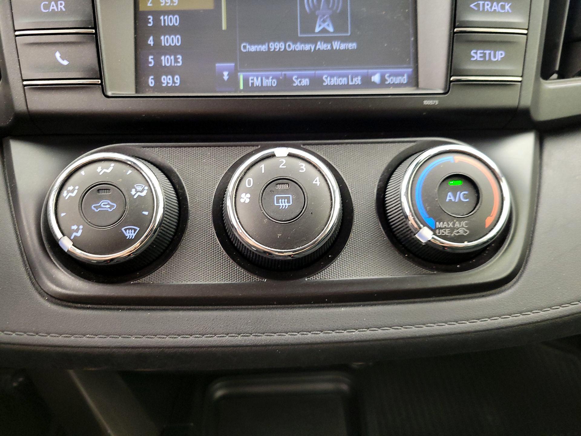 Thumbnail: 2018 Toyota RAV4 - 16