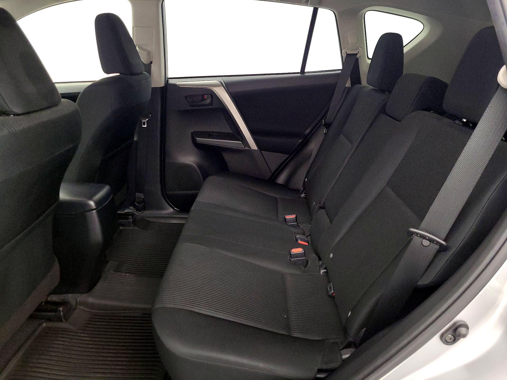 Thumbnail: 2018 Toyota RAV4 - 19