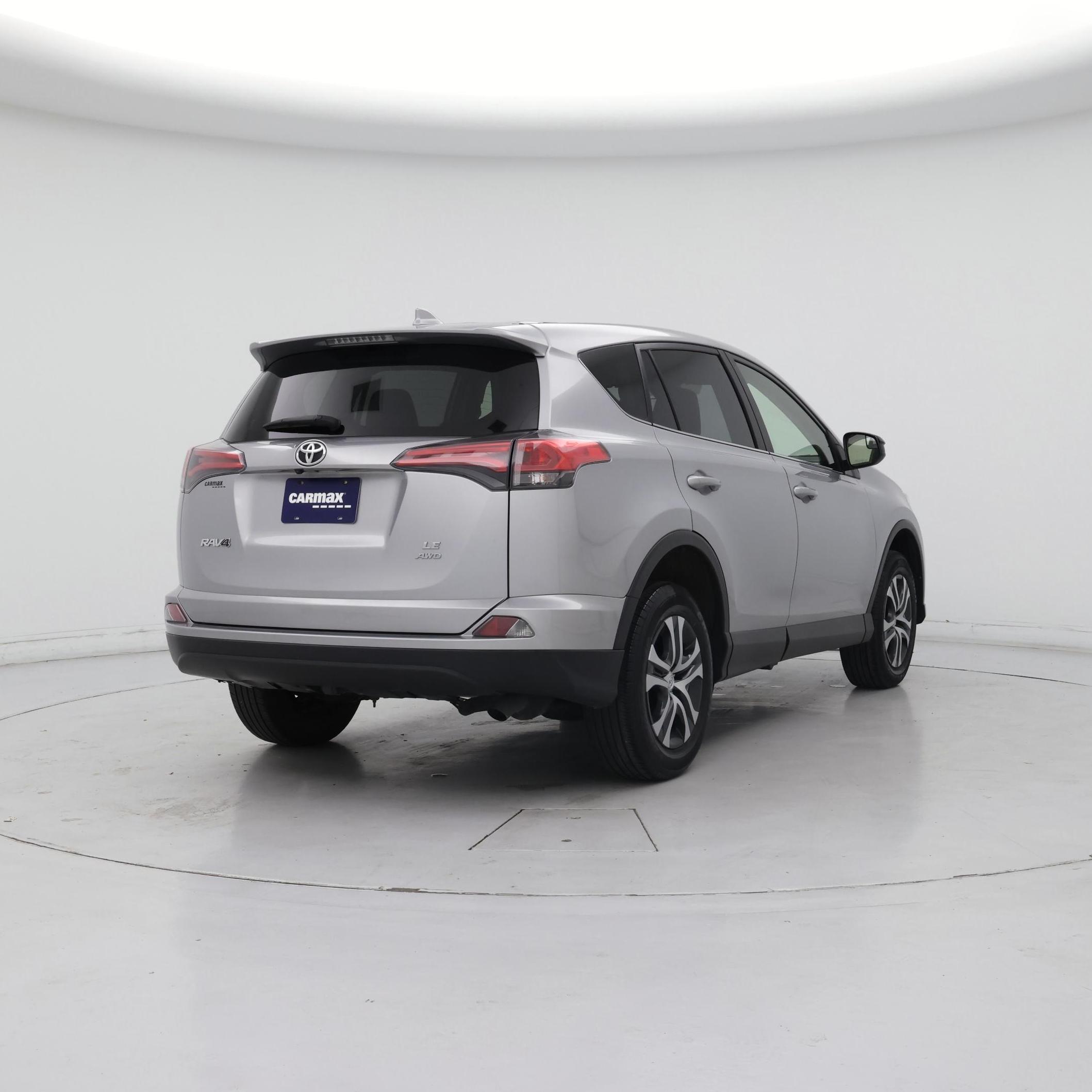 Thumbnail: 2018 Toyota RAV4 - 8