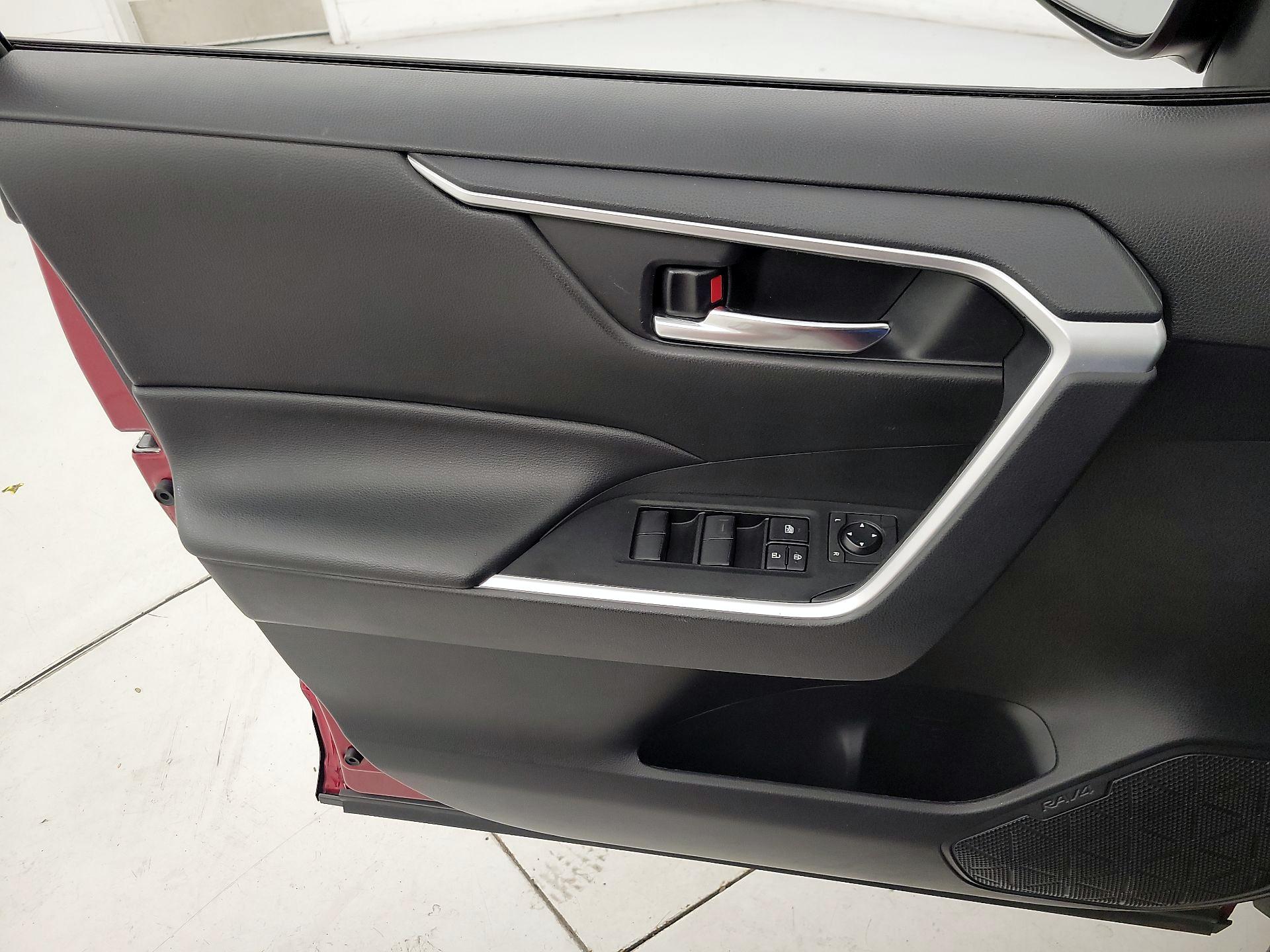 Thumbnail: 2021 Toyota RAV4 - 12