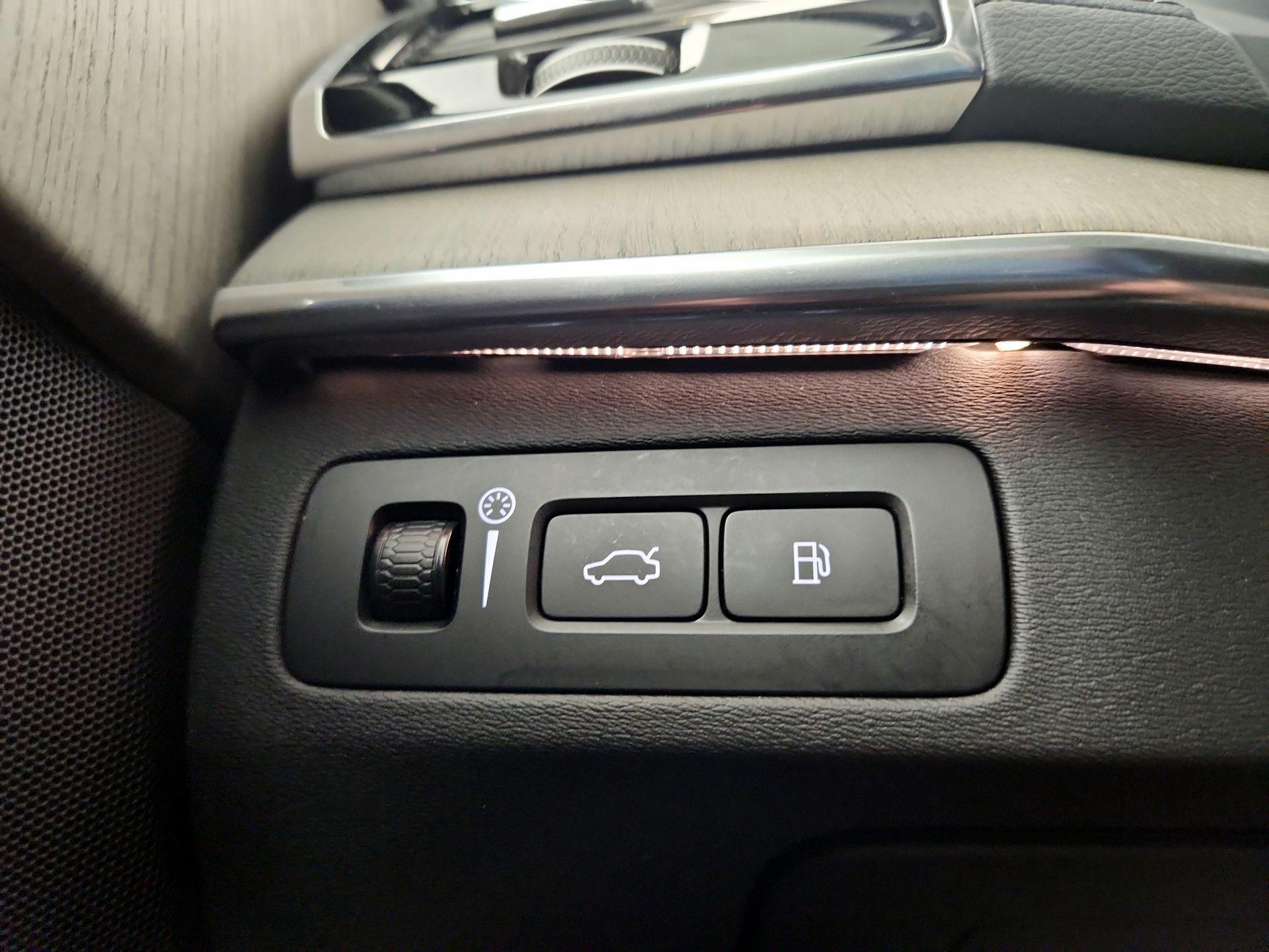 Thumbnail: 2022 Volvo XC90 - 13