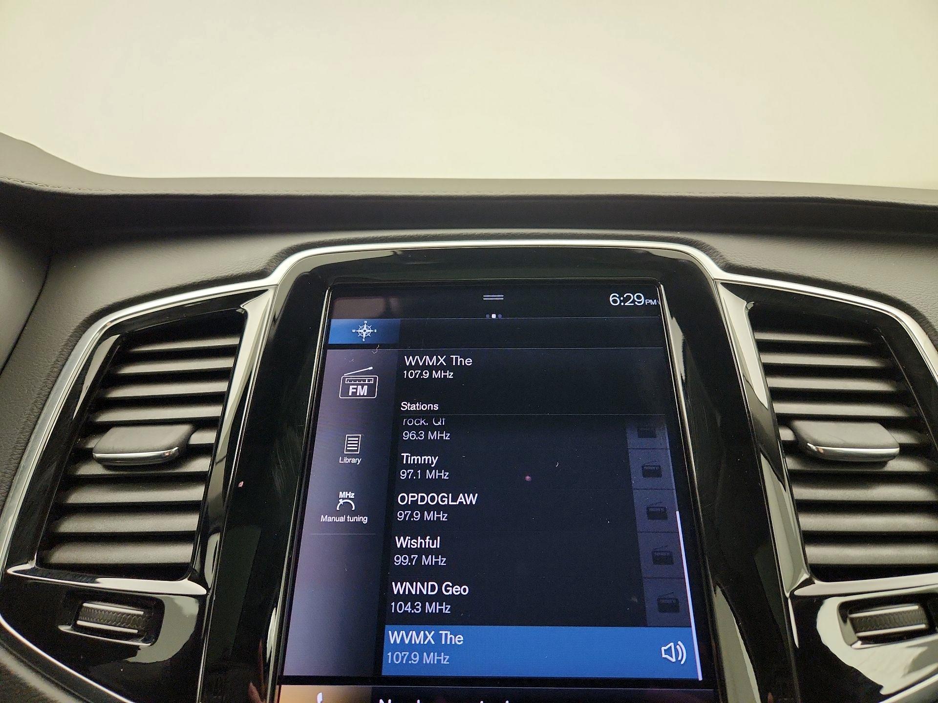 Thumbnail: 2022 Volvo XC90 - 16