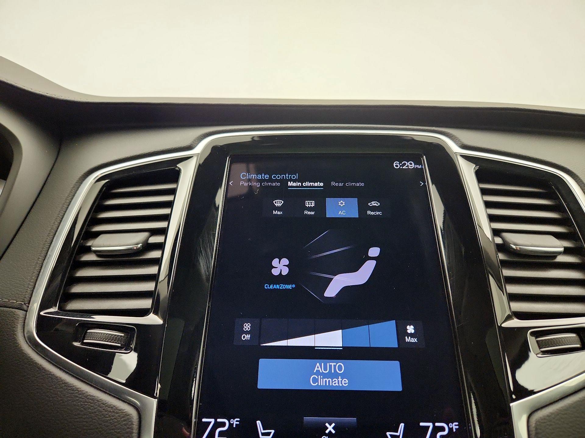 Thumbnail: 2022 Volvo XC90 - 17