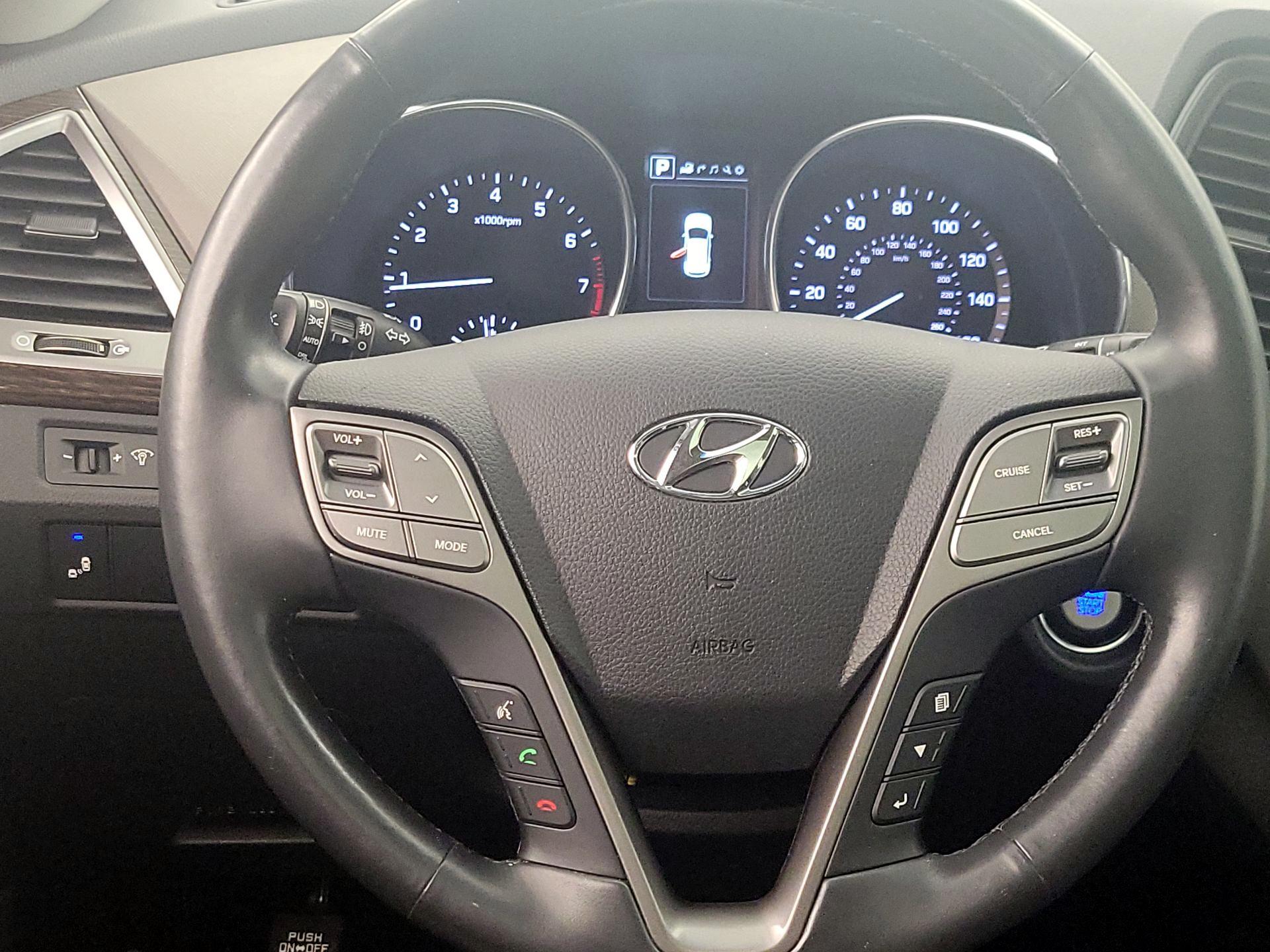 Thumbnail: 2017 Hyundai Santa Fe - 10