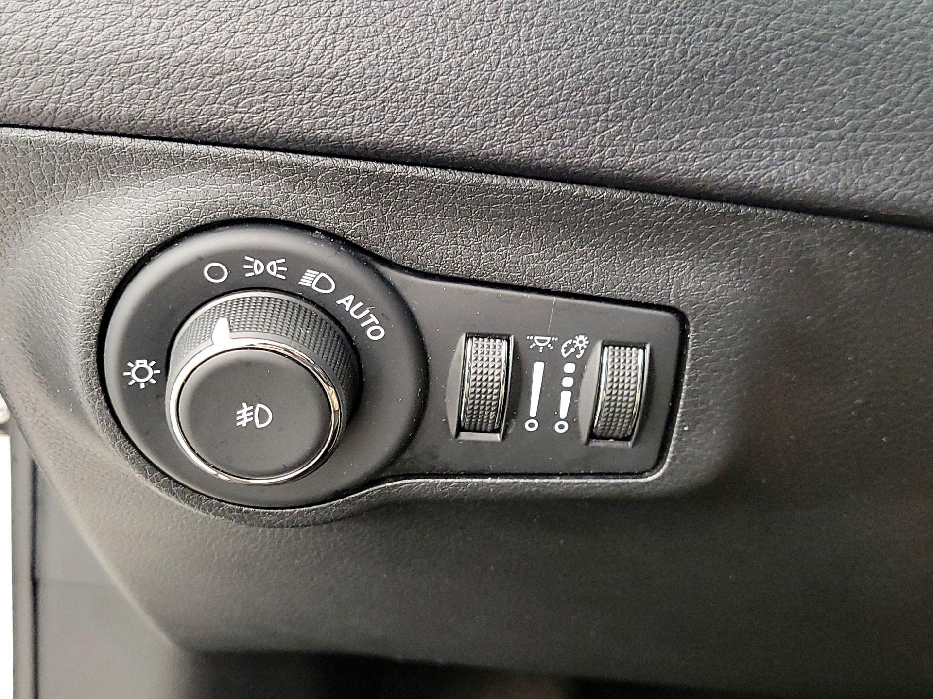 Thumbnail: 2020 Jeep Compass - 13