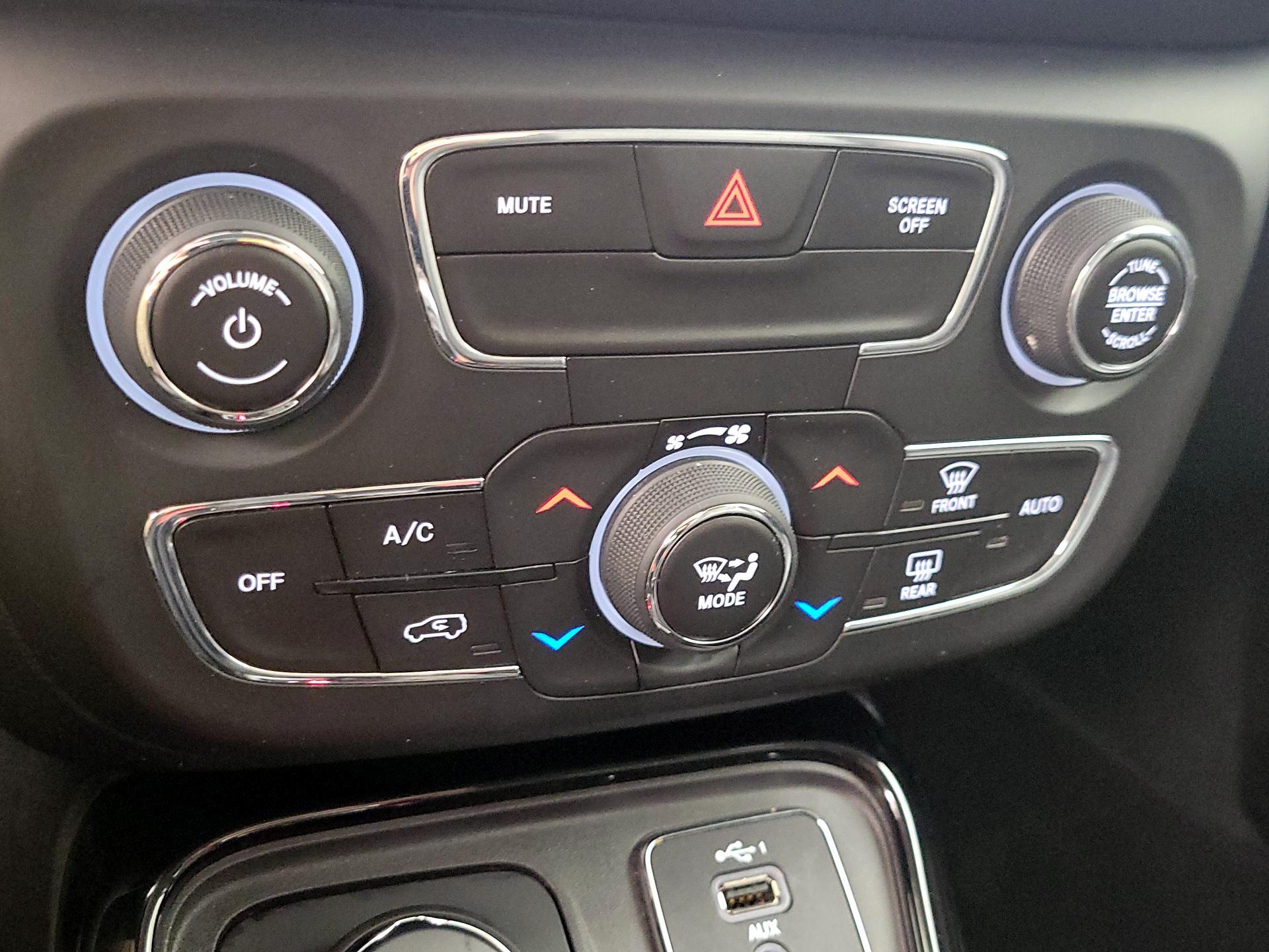 Thumbnail: 2020 Jeep Compass - 16