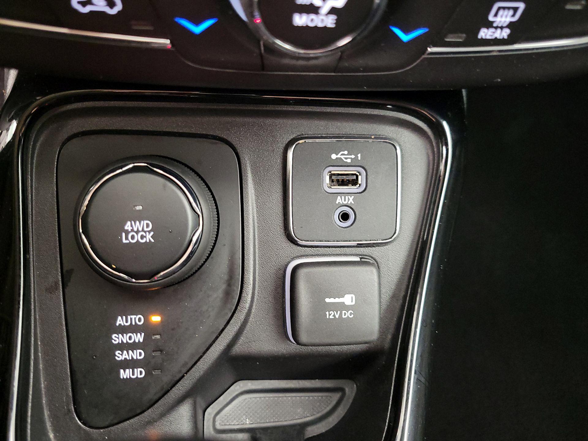 Thumbnail: 2020 Jeep Compass - 18