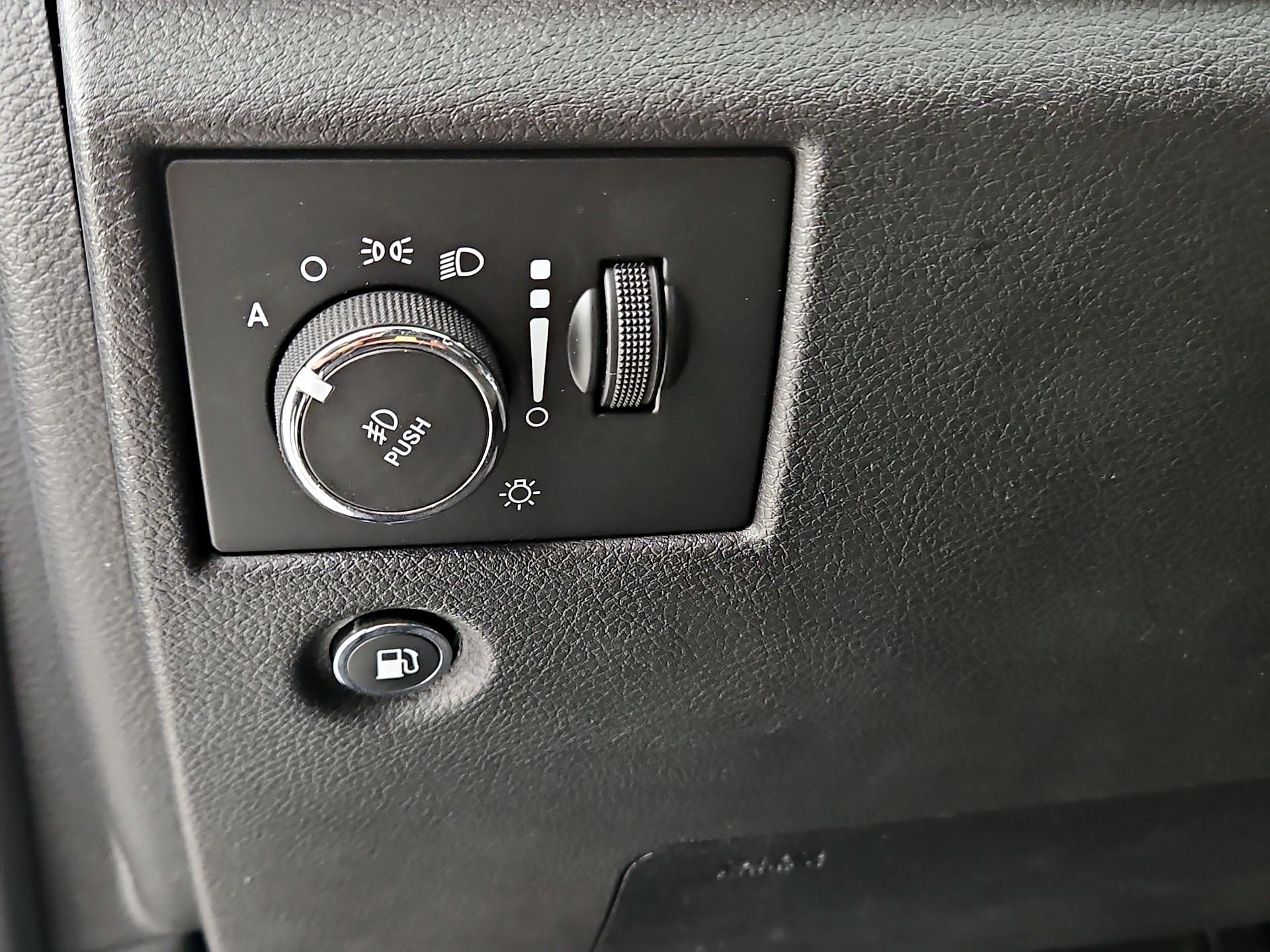 Thumbnail: 2019 Jeep Grand Cherokee - 13