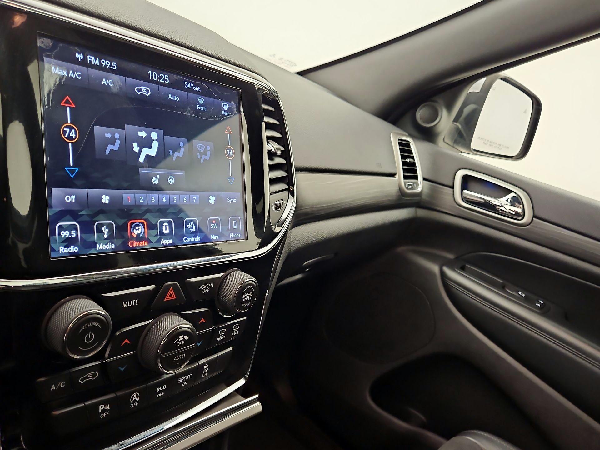 Thumbnail: 2019 Jeep Grand Cherokee - 17