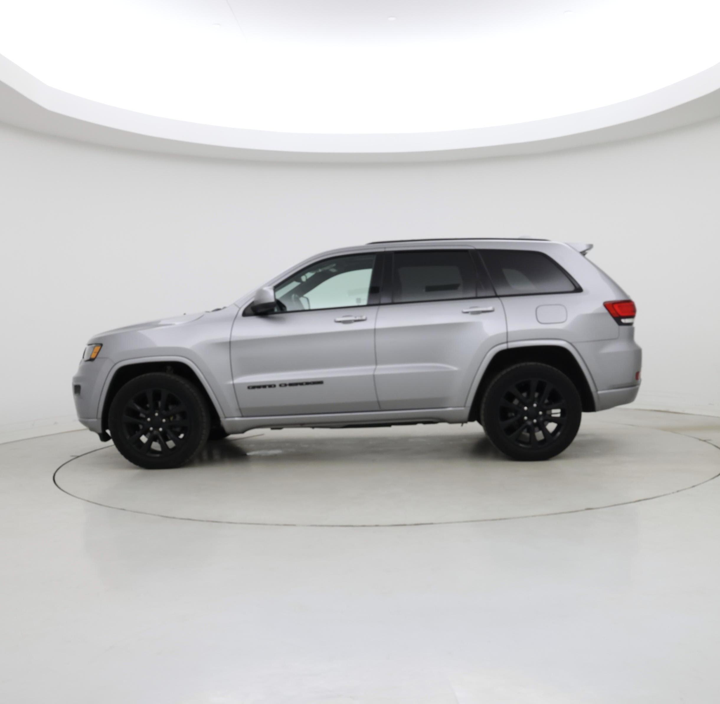 Thumbnail: 2019 Jeep Grand Cherokee - 3