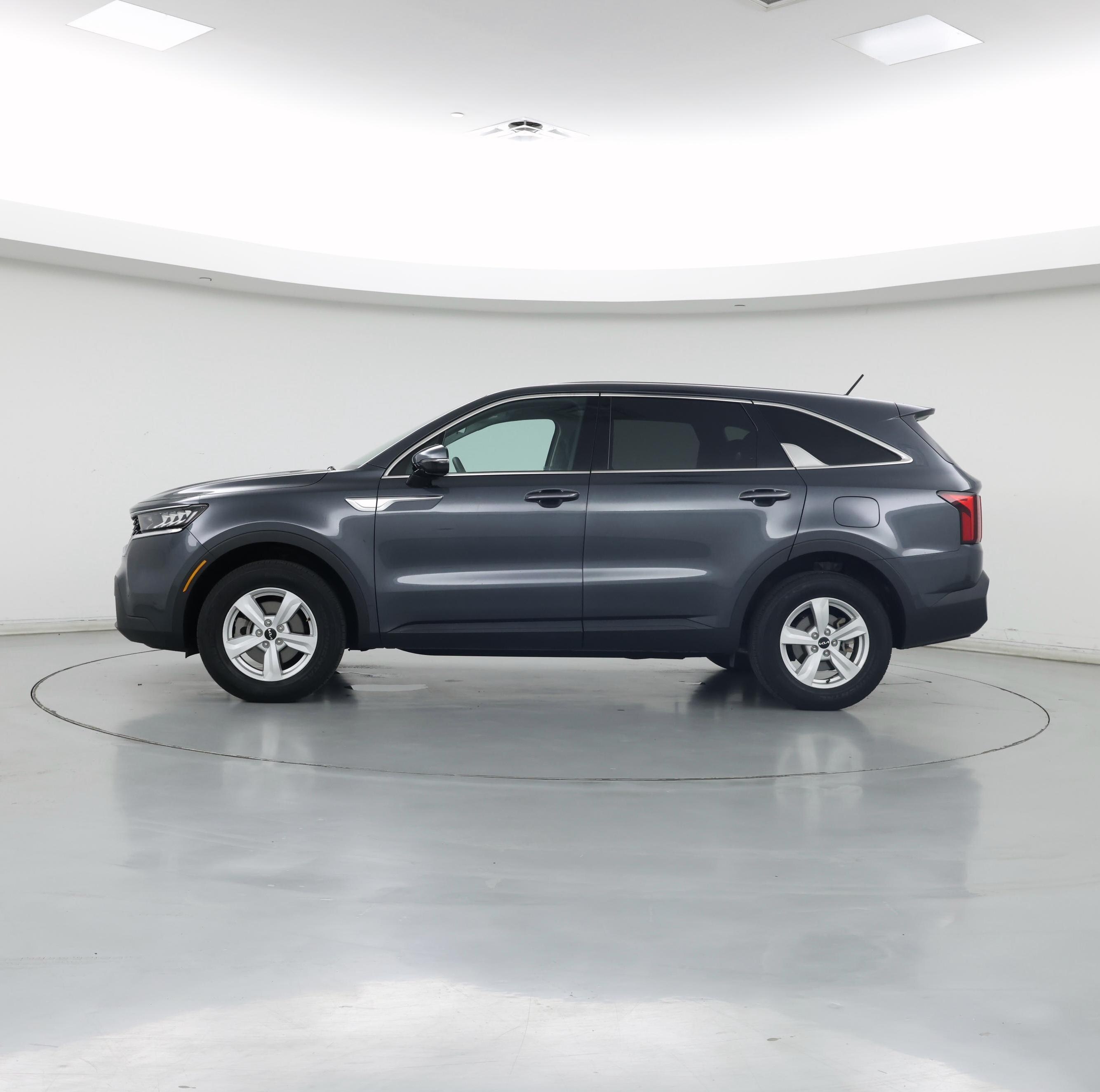 Thumbnail: 2022 Kia Sorento - 3
