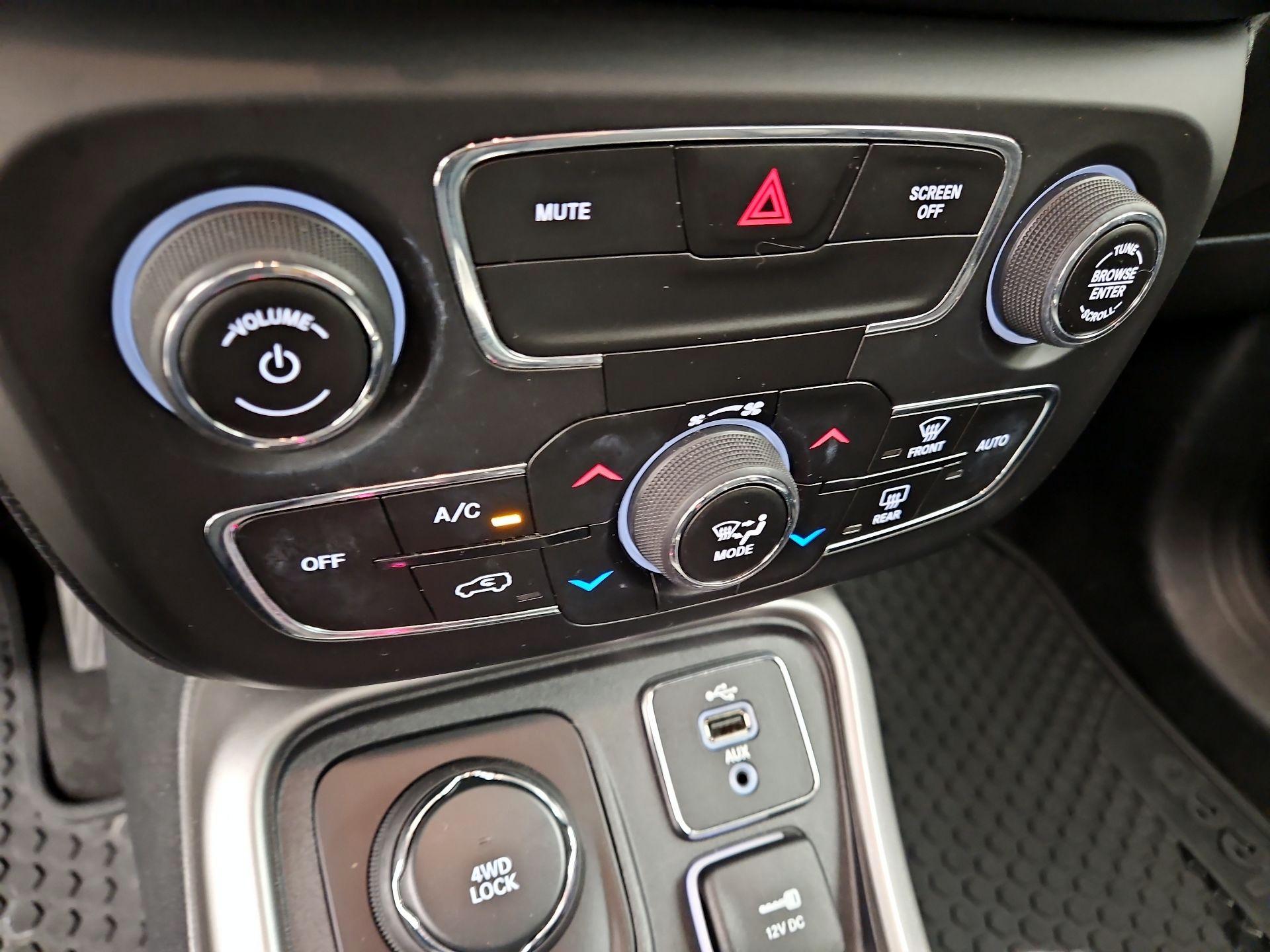 Thumbnail: 2018 Jeep Compass - 16