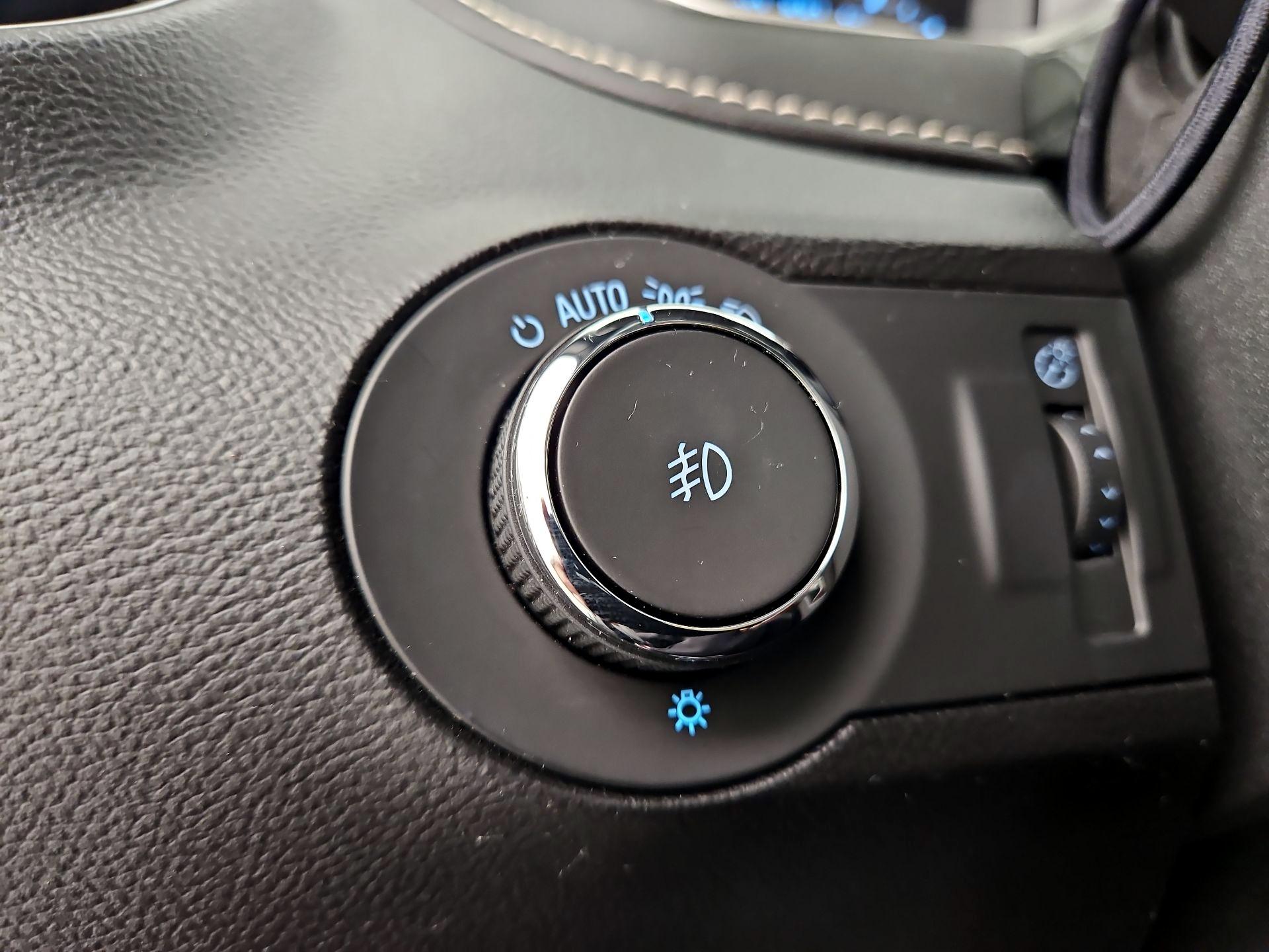 Thumbnail: 2015 Chevrolet Camaro - 13