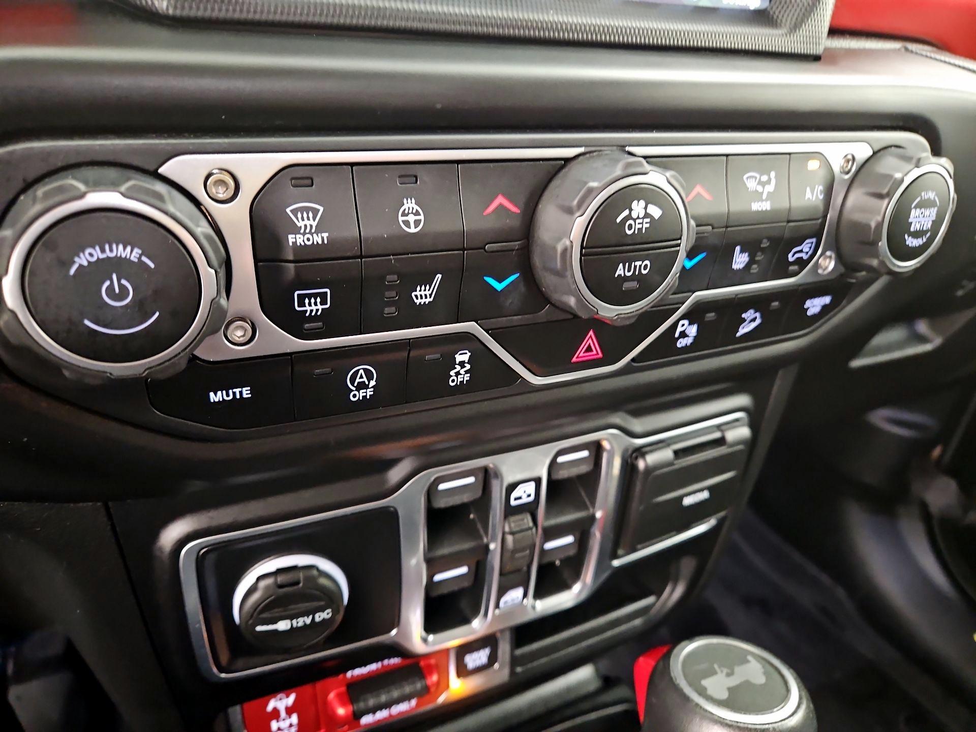 Thumbnail: 2020 Jeep Wrangler - 17