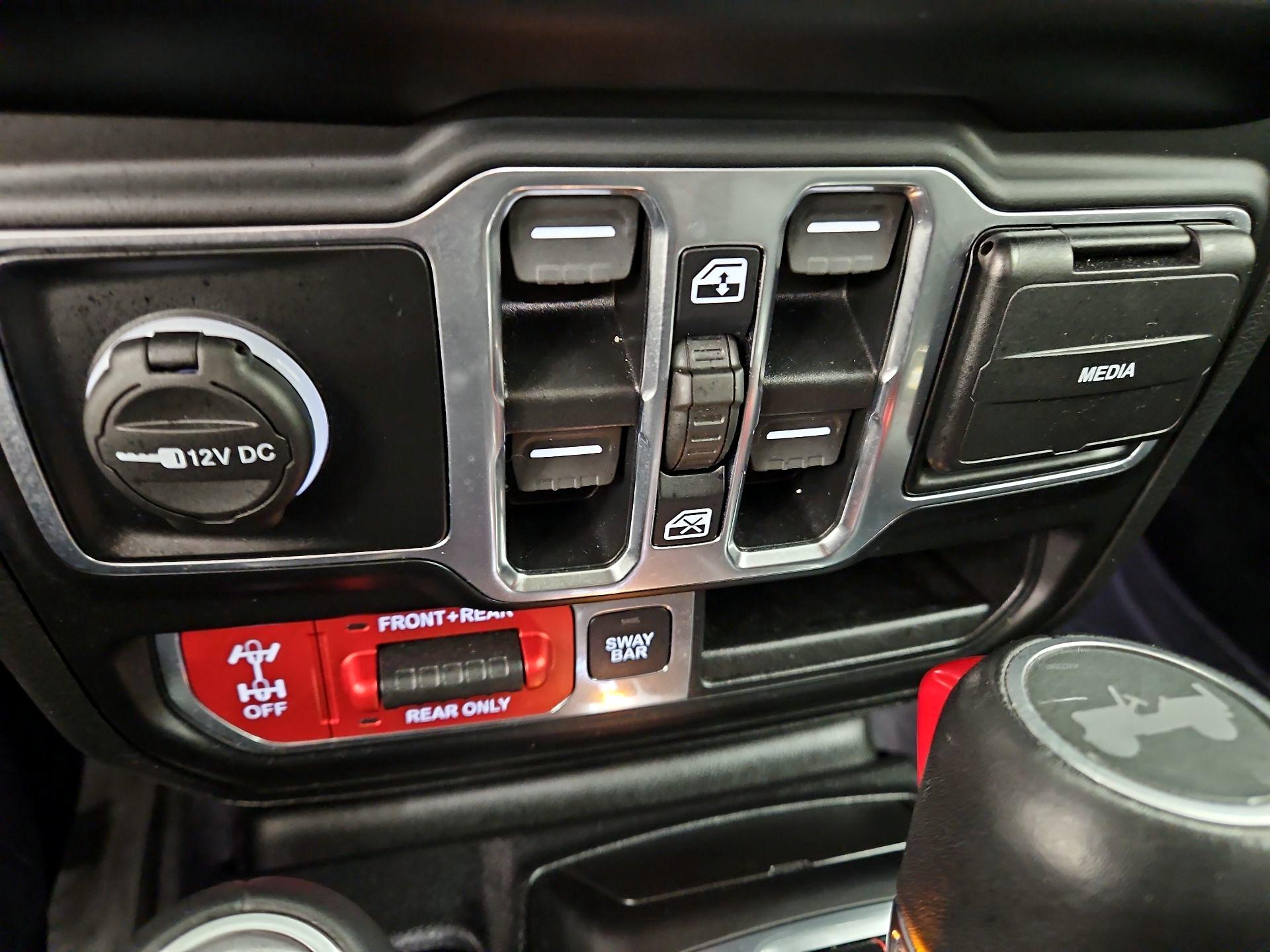 Thumbnail: 2020 Jeep Wrangler - 19