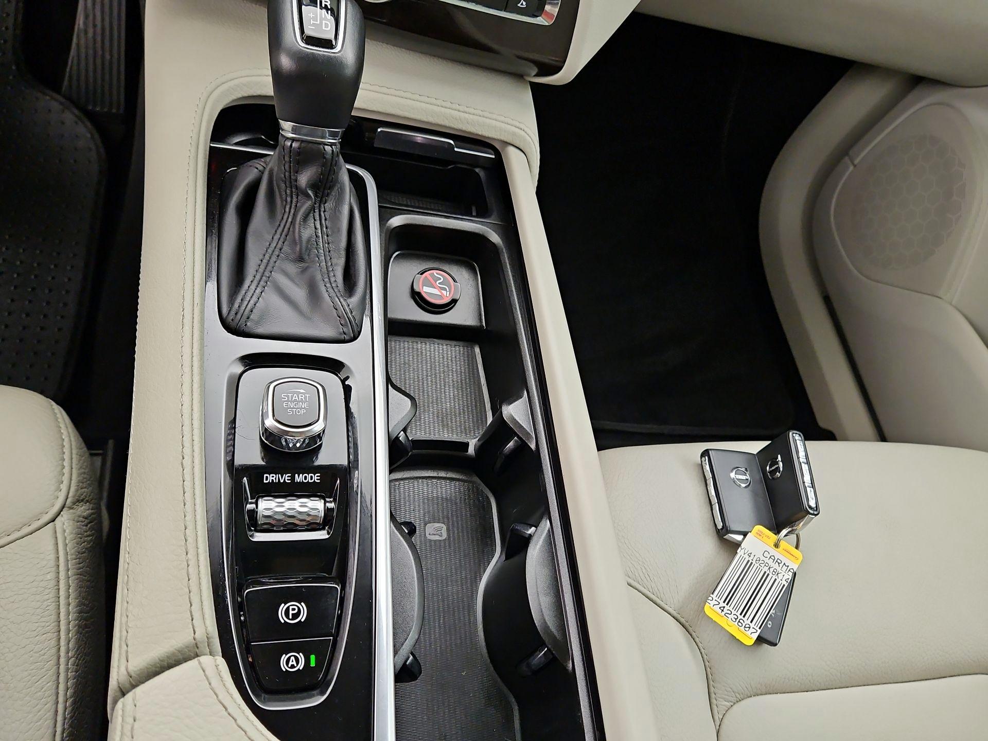 Thumbnail: 2019 Volvo XC90 - 18