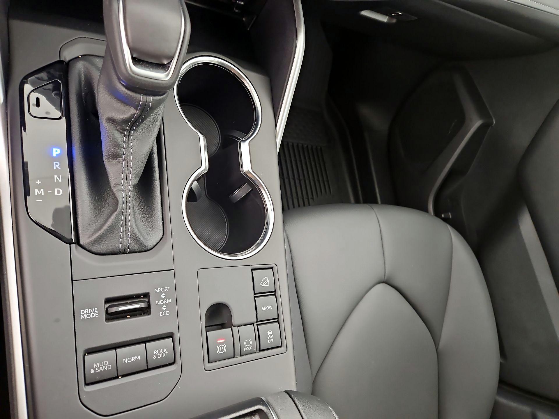 Thumbnail: 2024 Toyota Highlander - 17